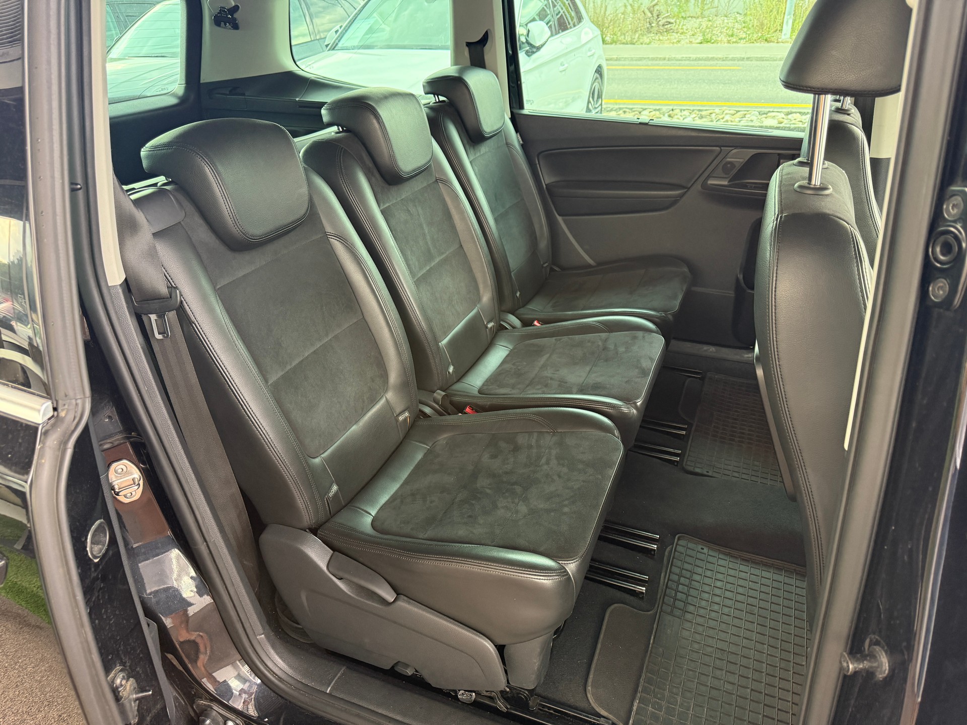 VW Sharan 2.0 TDI BlueMotion Technology Highline DSG-image-5