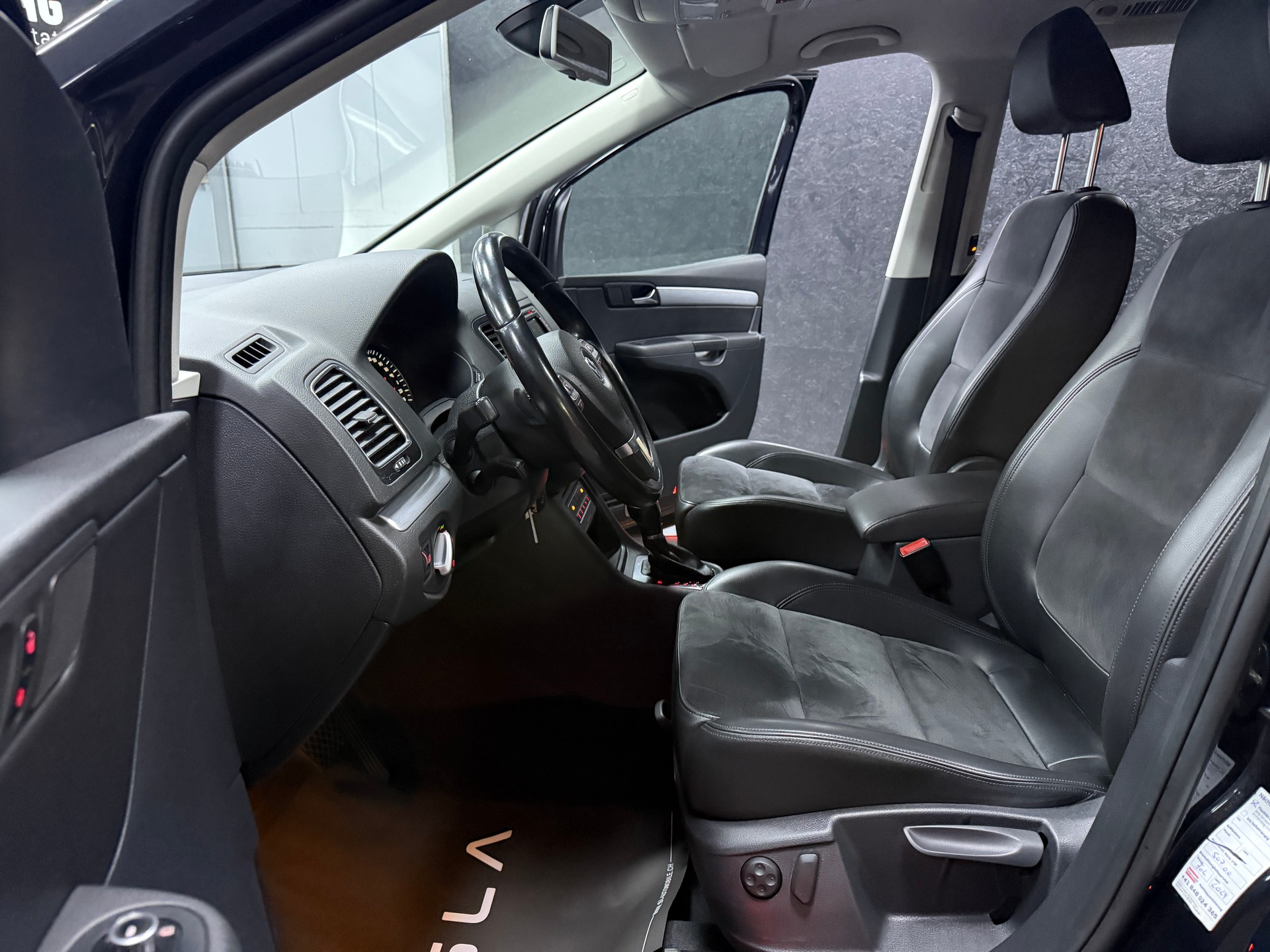 VW Sharan 2.0 TDI BlueMotion Technology Highline DSG-image-6