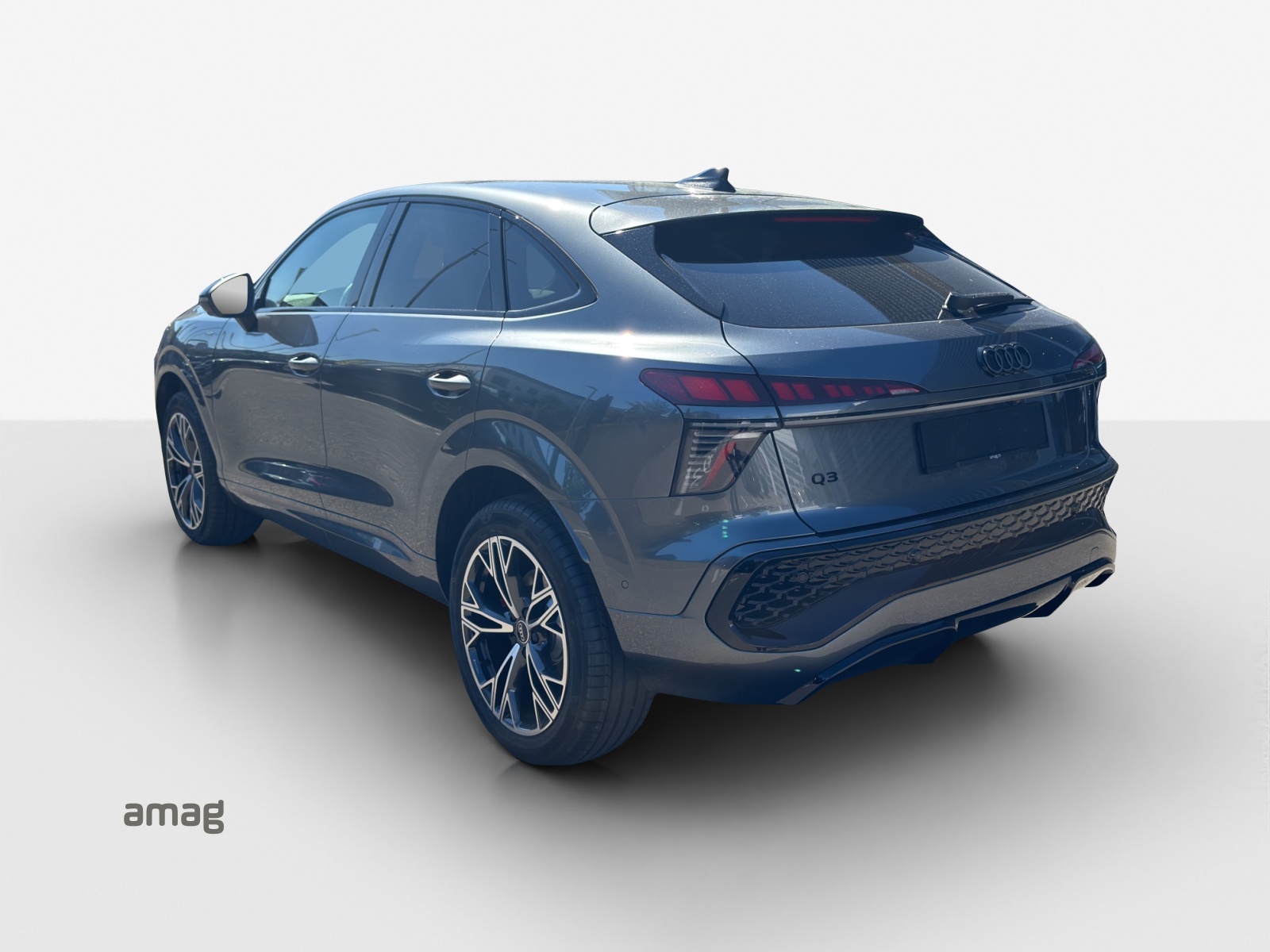 AUDI Q3 Sportback e-hybrid 200 kW S tronig-image-2