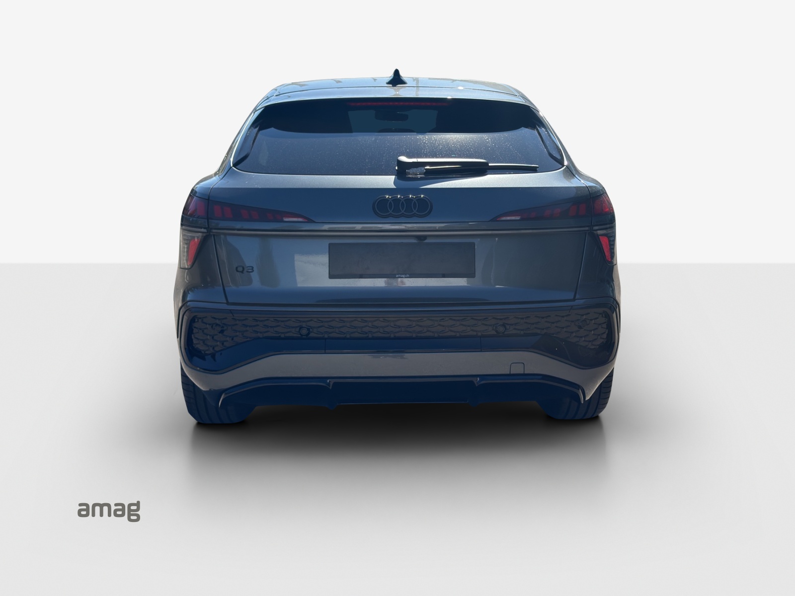 AUDI Q3 Sportback e-hybrid 200 kW S tronig-image-3