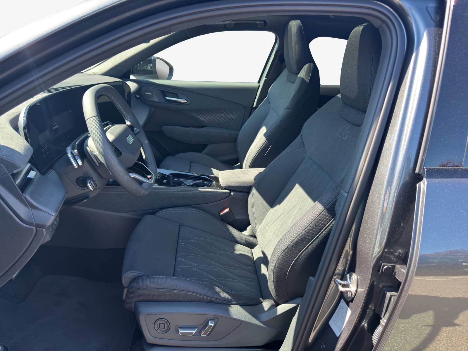 AUDI Q3 Sportback e-hybrid 200 kW S tronig-image-7