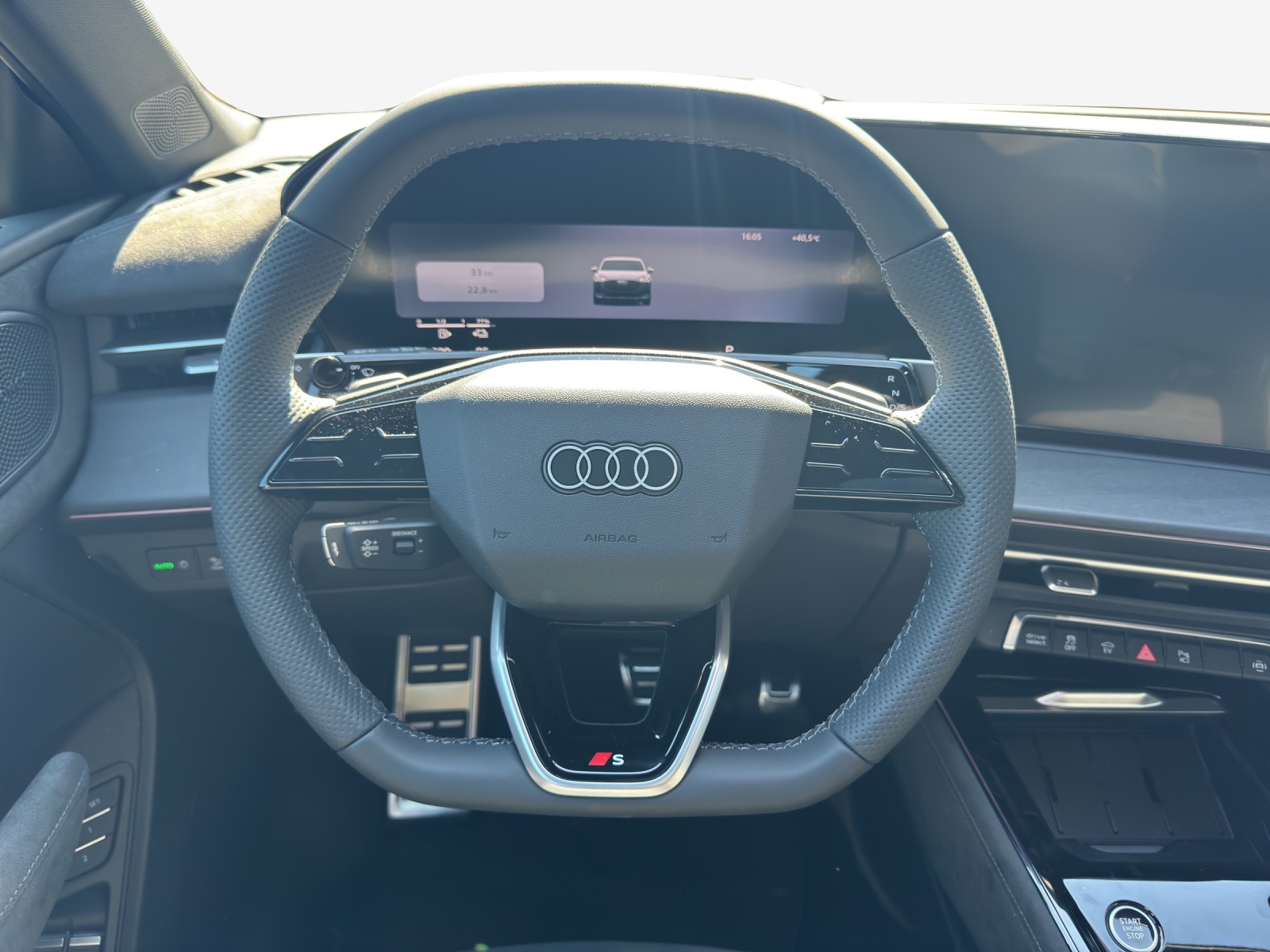 AUDI Q3 Sportback e-hybrid 200 kW S tronig-image-9