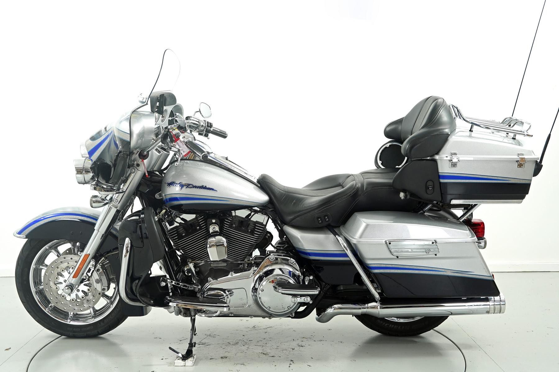 HARLEY-DAVIDSON FLHTCUSE4-image-4