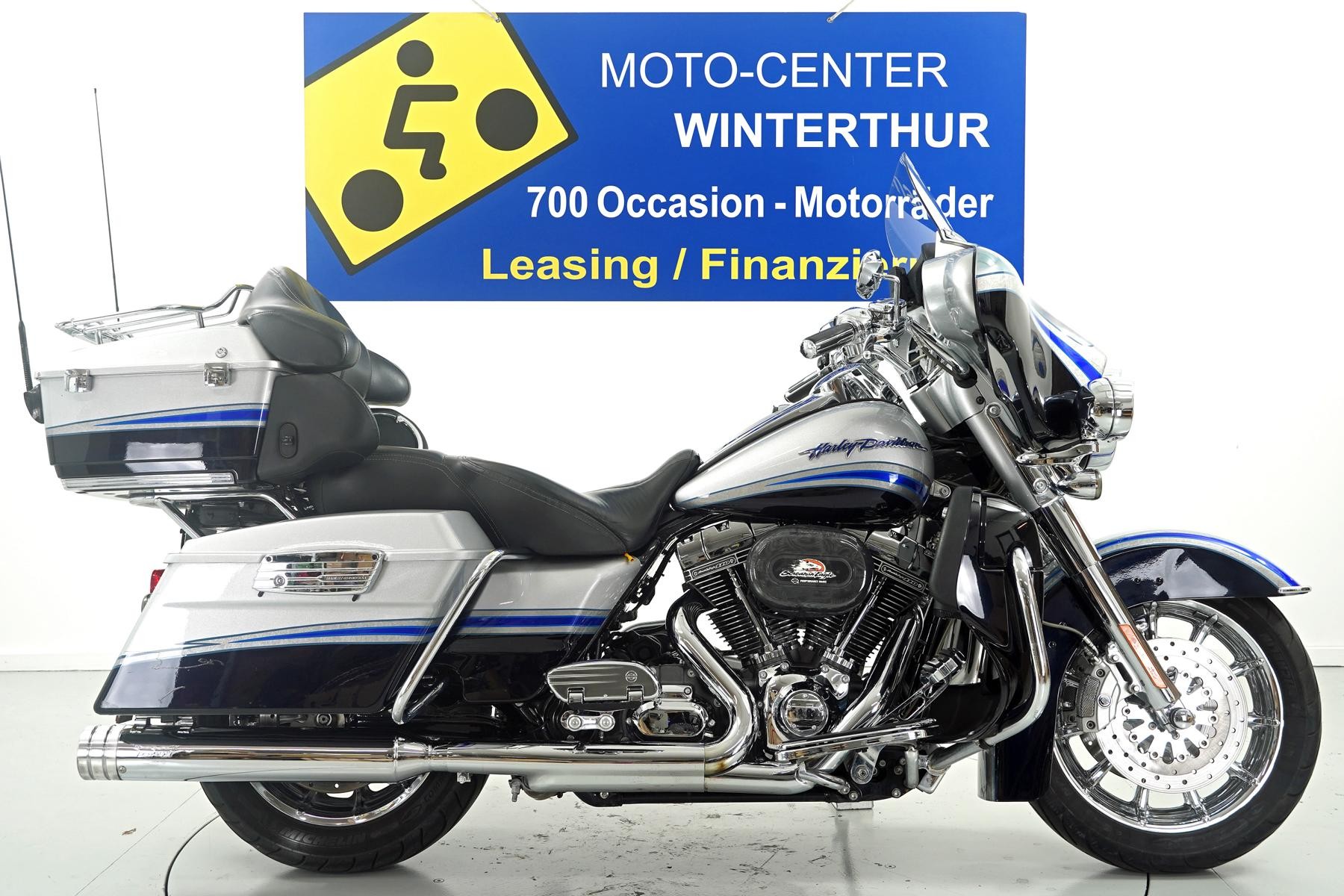 HARLEY-DAVIDSON FLHTCUSE4
