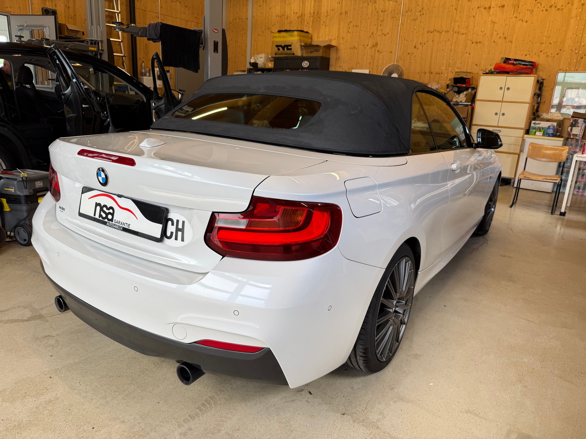 BMW M235i xDrive Steptronic-image-6