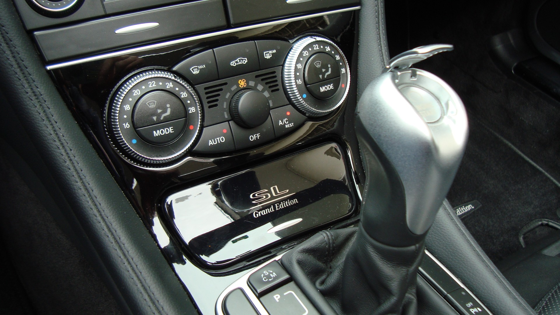 MERCEDES-BENZ SL 300 7G-Tronic *Grand Edition*-image-7