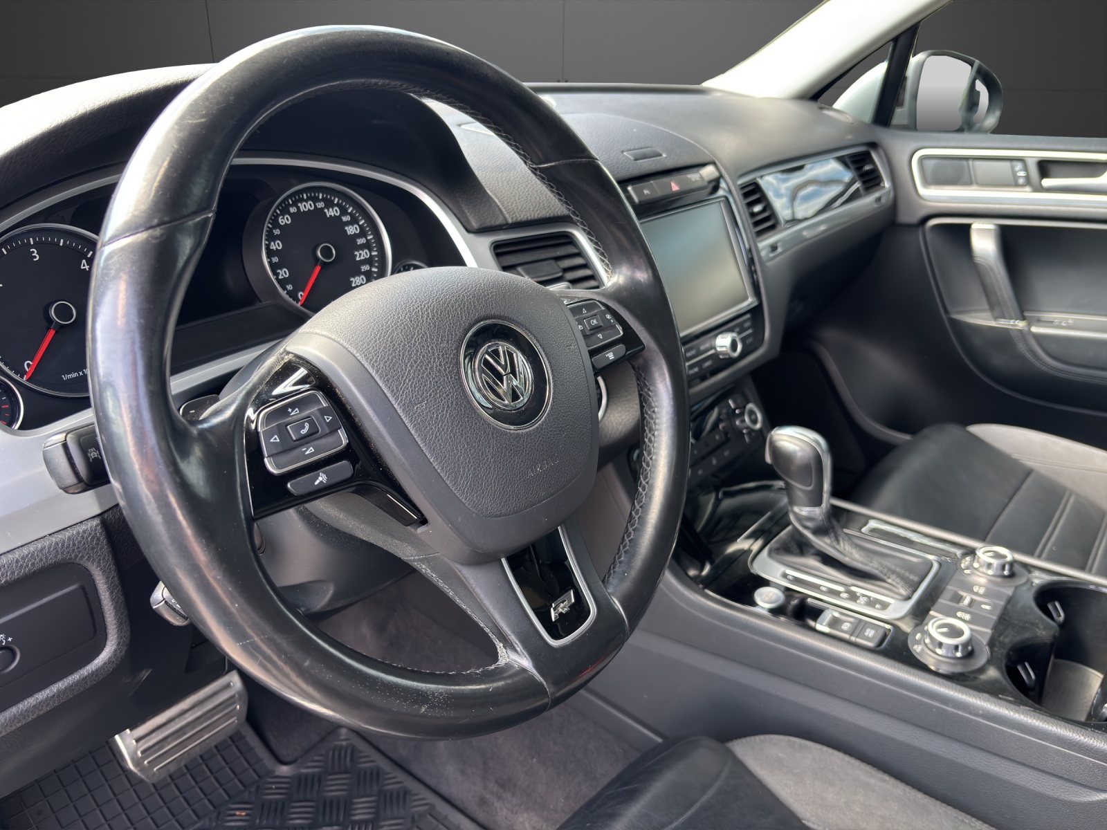 VW Touareg 4.2 TDI Tiptronic-image-3