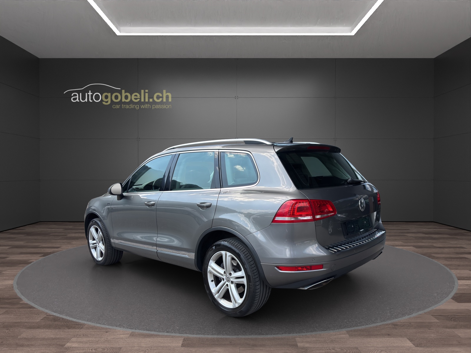 VW Touareg 4.2 TDI Tiptronic-image-1