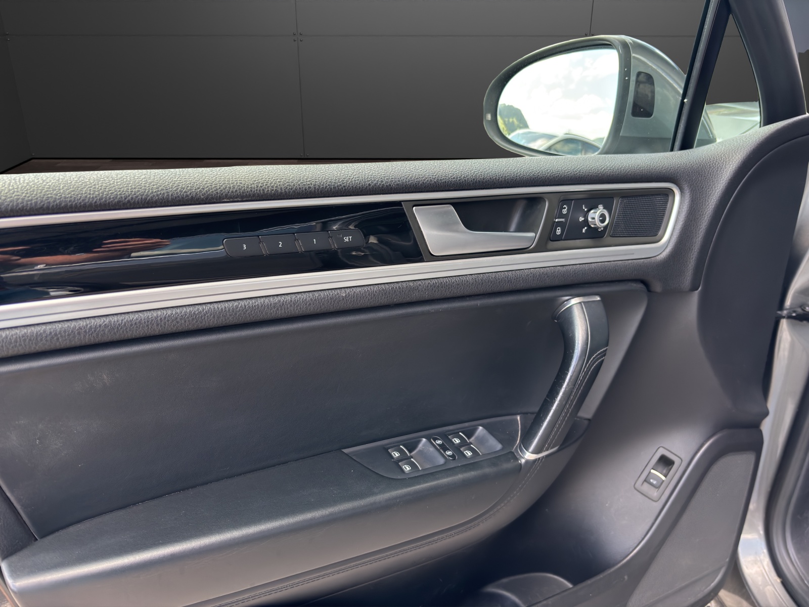 VW Touareg 4.2 TDI Tiptronic-image-9