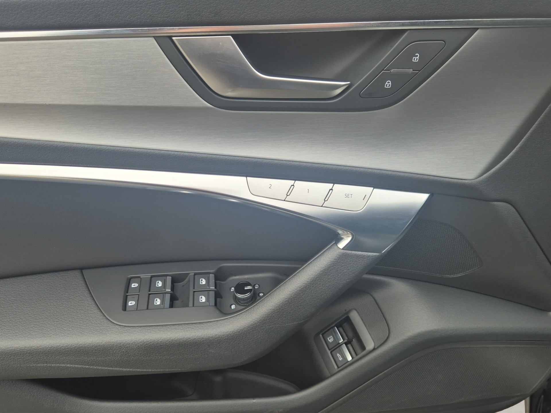 AUDI A6 Avant 55 TFSIe Sport quattro S-tronic-image-14