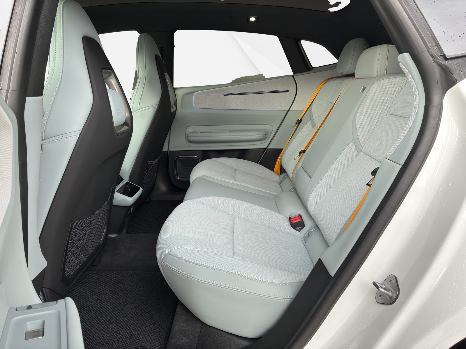 POLESTAR 4 Long Range Dual Motor Performance-image-13