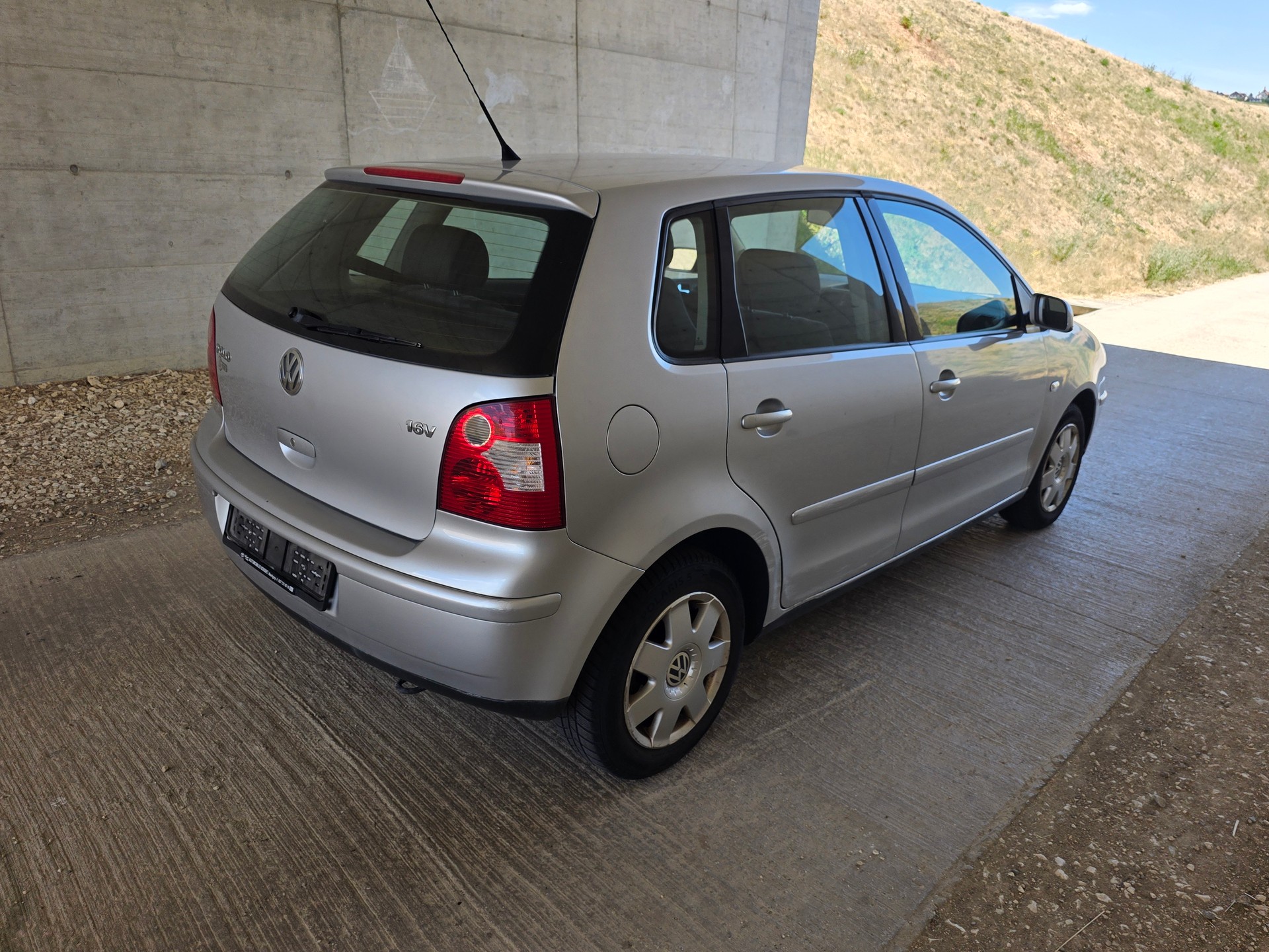 VW Polo 1.4 16V Highline-image-3