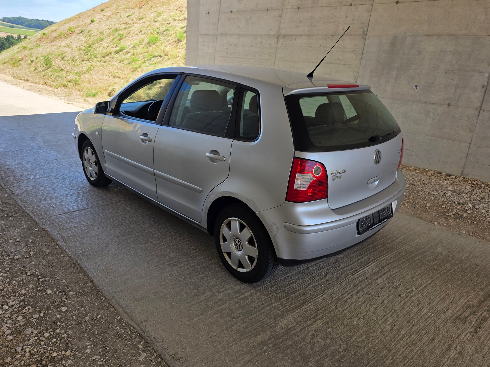VW Polo 1.4 16V Highline-image-5