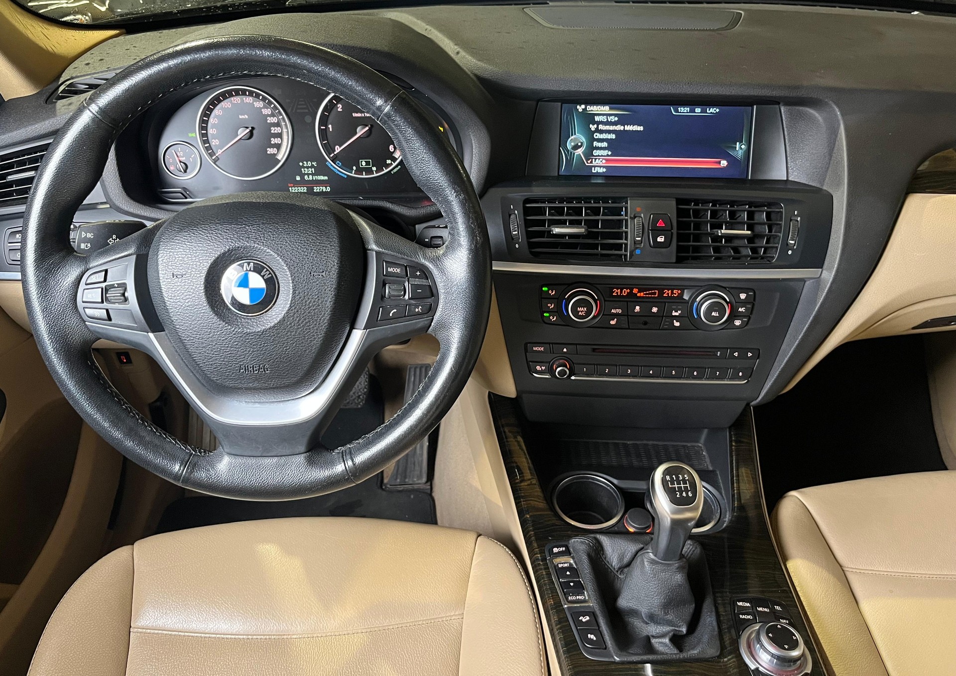 BMW X3 xDrive 20d-image-12