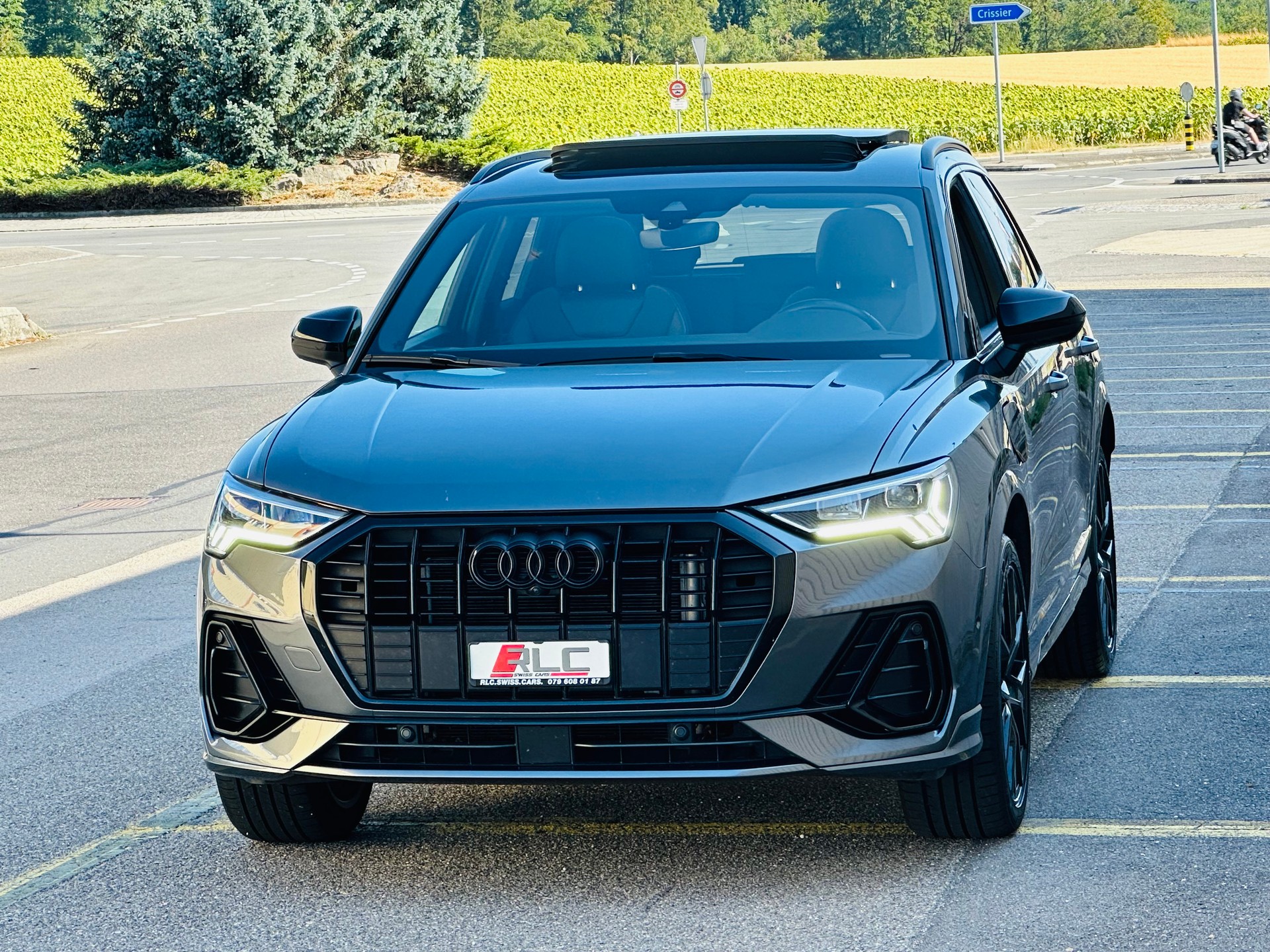 AUDI Q3 45 TFSI e S line S-tronic-image-2