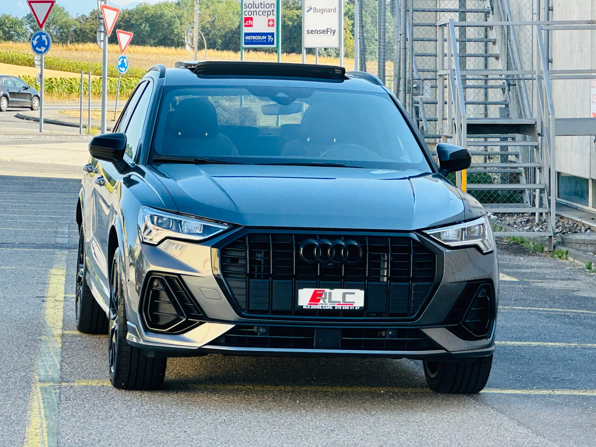 AUDI Q3 45 TFSI e S line S-tronic-image-4