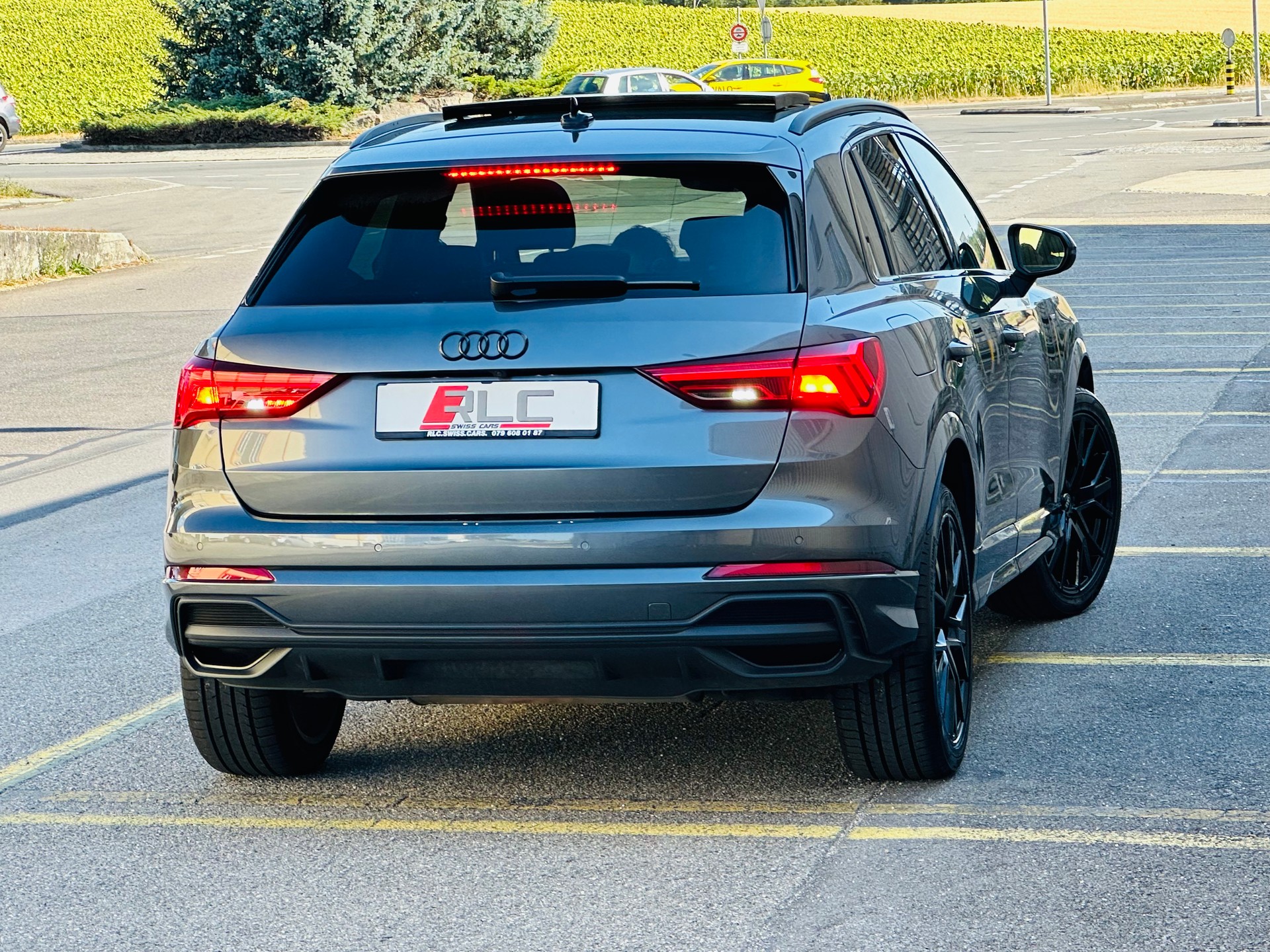 AUDI Q3 45 TFSI e S line S-tronic-image-12