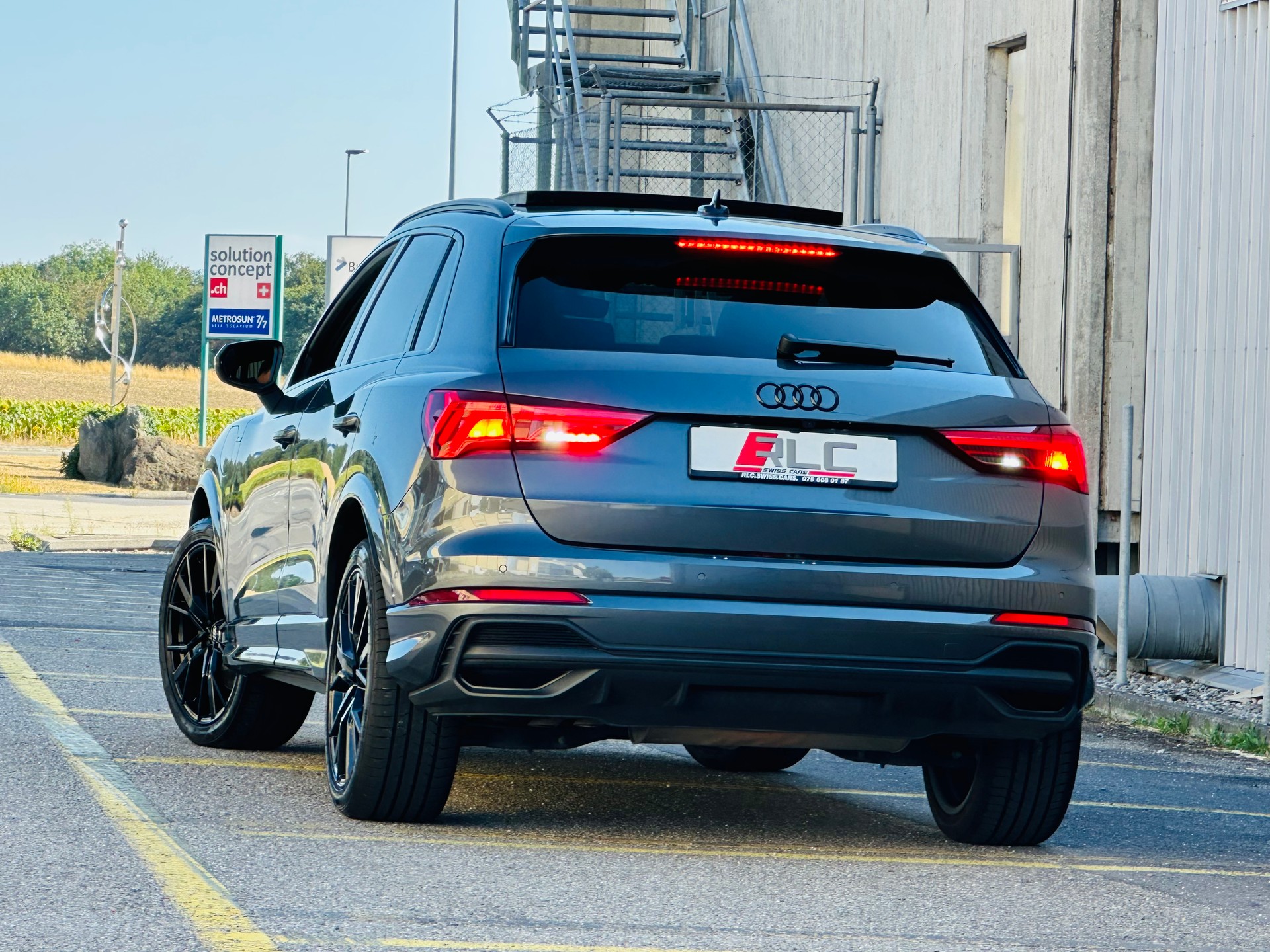 AUDI Q3 45 TFSI e S line S-tronic-image-13