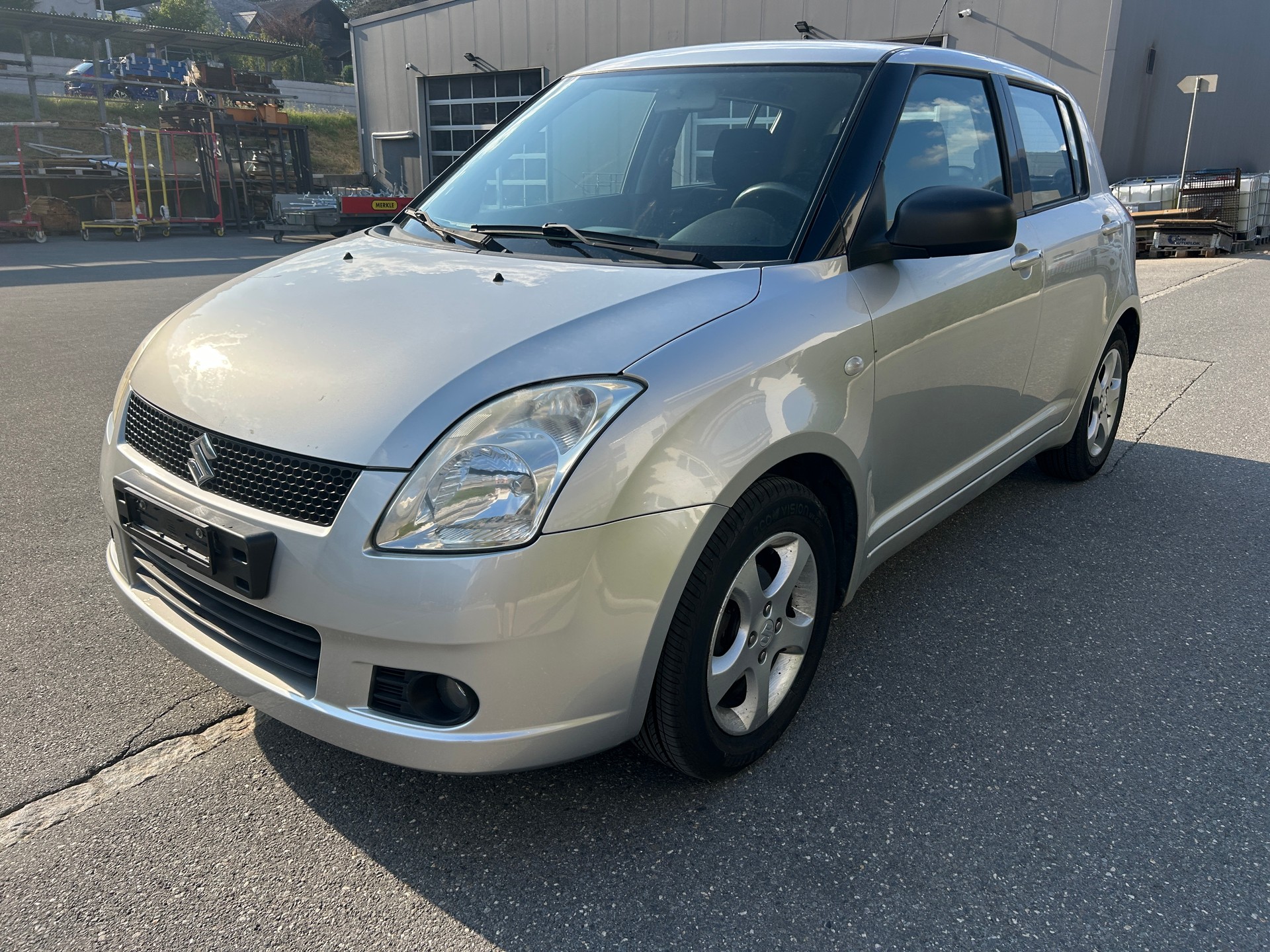 SUZUKI Swift 1.3i 16V GL 4x4-image-7