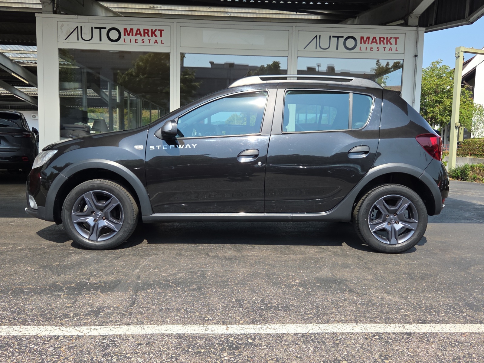 DACIA Sandero 0.9 Lauréate-image-1