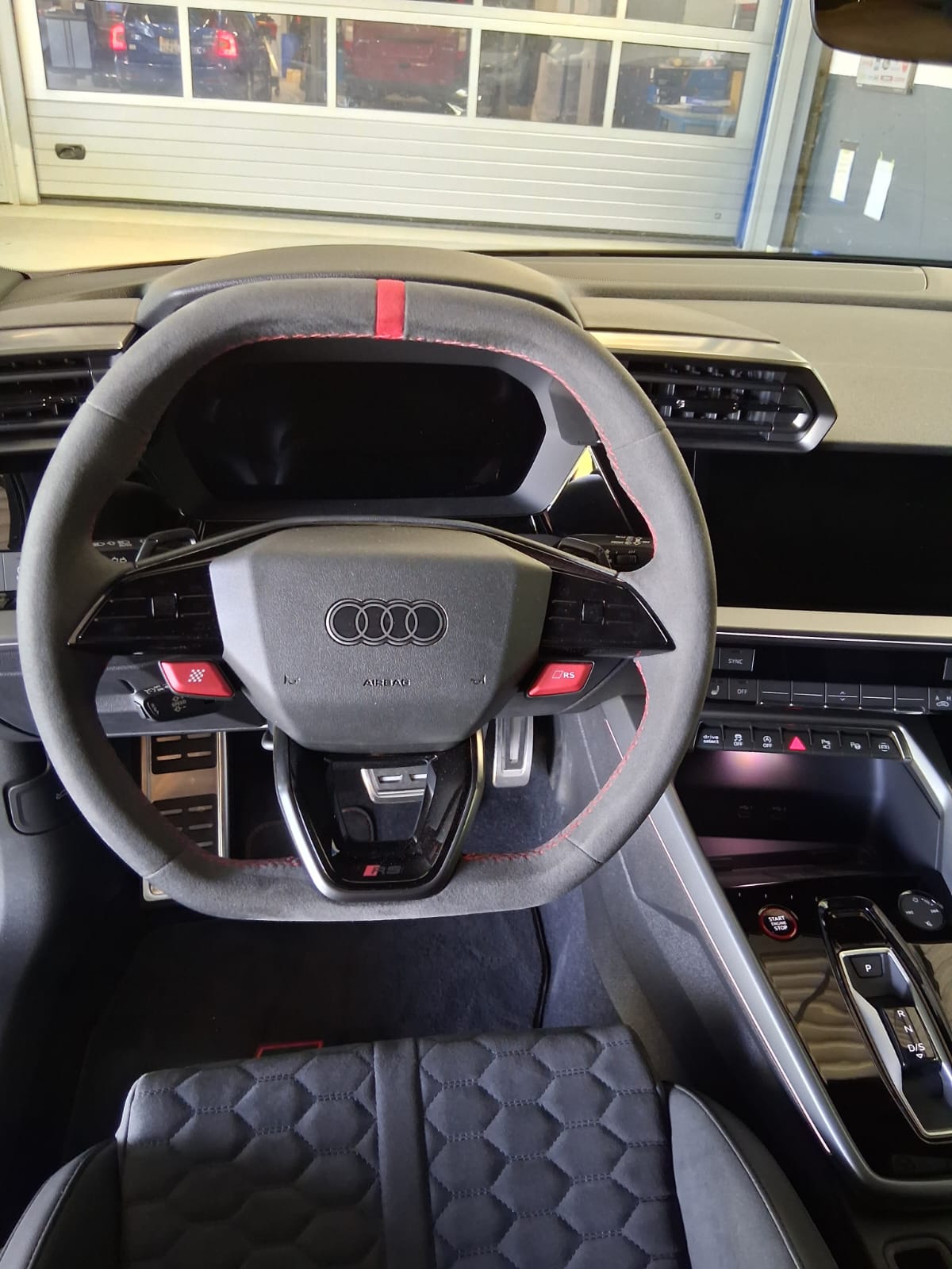 AUDI RS3 Sportback 2.5 TSI competition quattro S-tronic-image-11