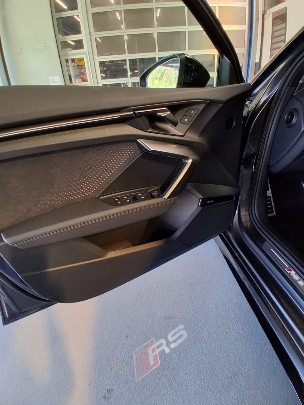 AUDI RS3 Sportback 2.5 TSI competition quattro S-tronic-image-9
