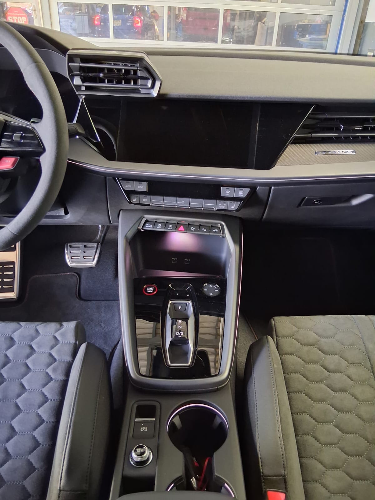 AUDI RS3 Sportback 2.5 TSI competition quattro S-tronic-image-14
