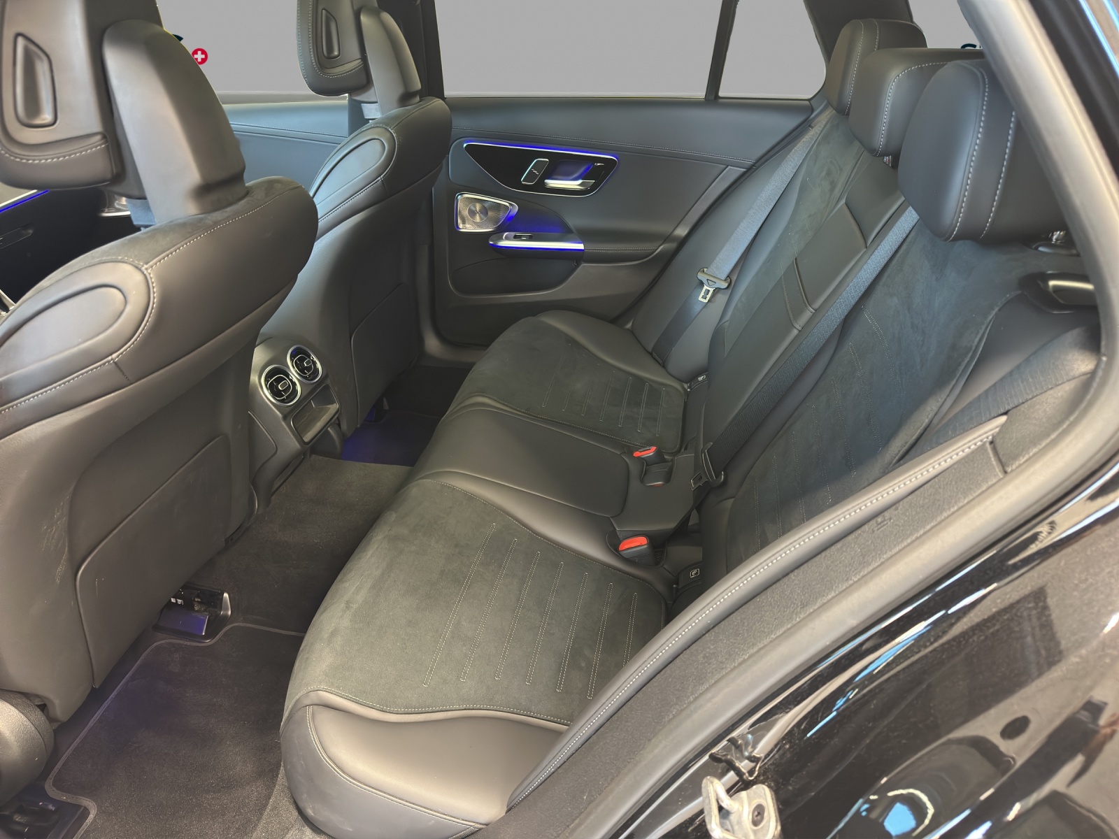 MERCEDES-BENZ C 220 d T 4 Matic Swiss Star-image-13