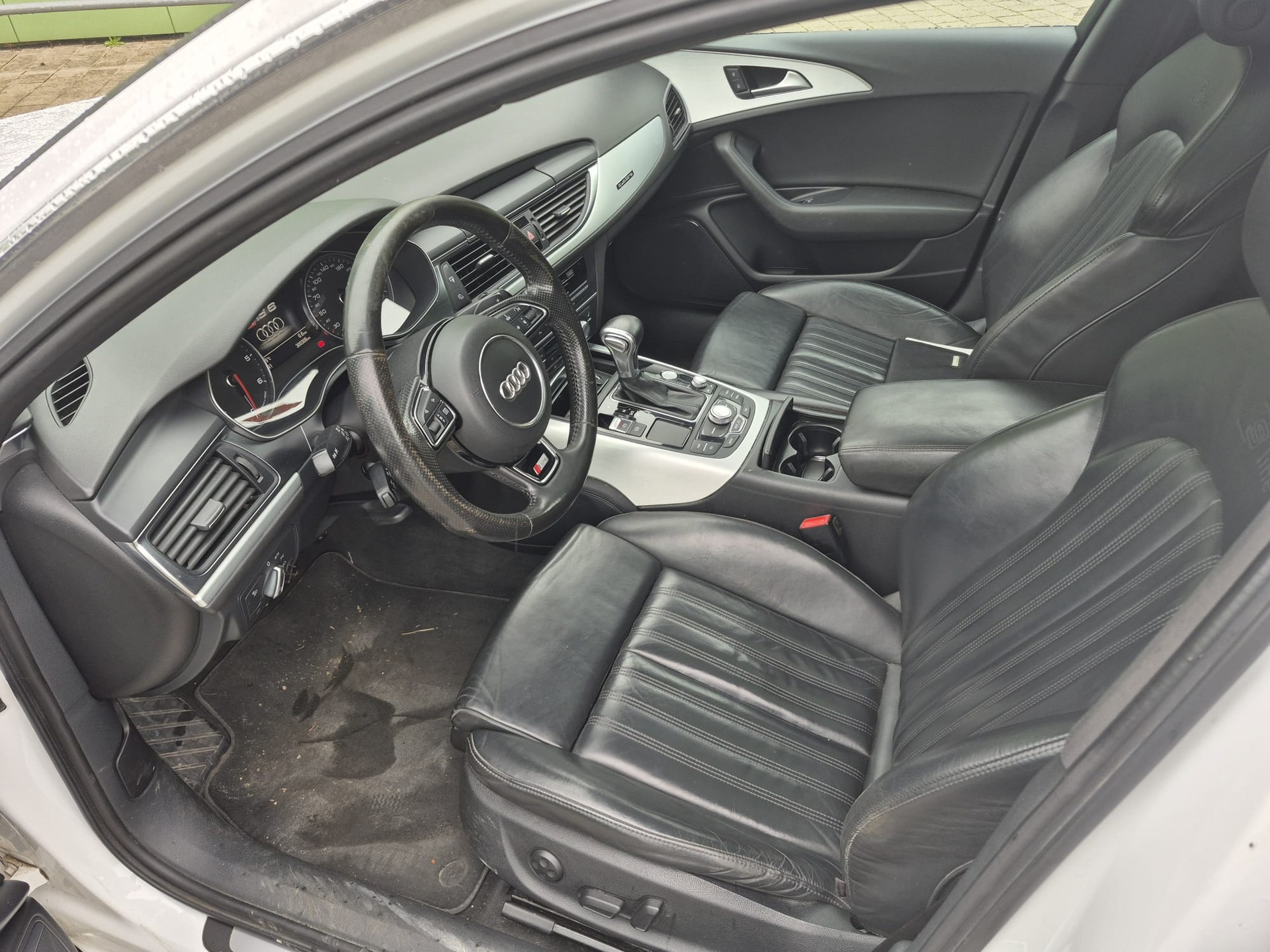 AUDI A6 Avant 3.0 BiTDI V6 quattro tiptronic-image-8