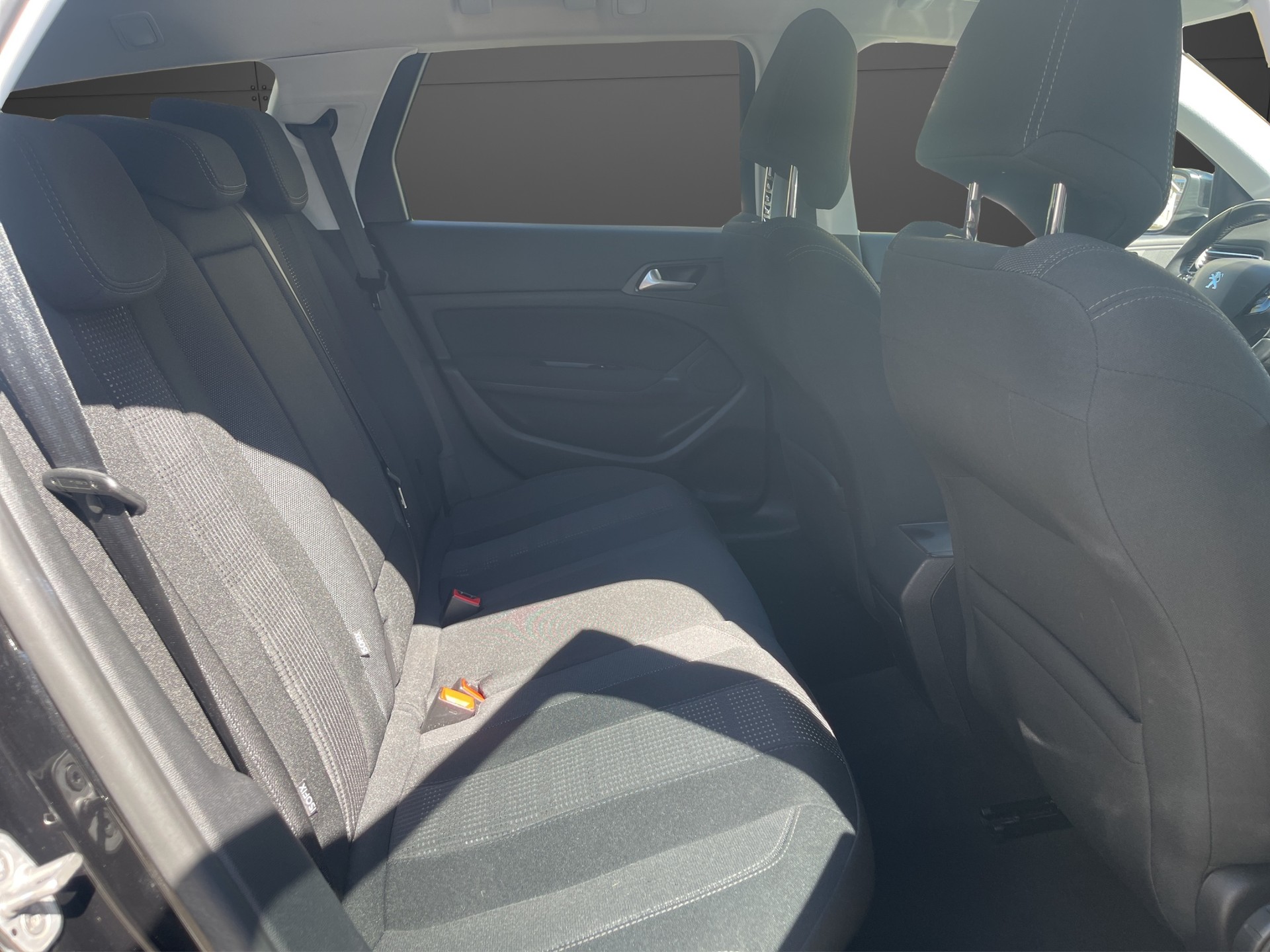 PEUGEOT 308 SW 1.6 BlueHDI Allure Automatic-image-14