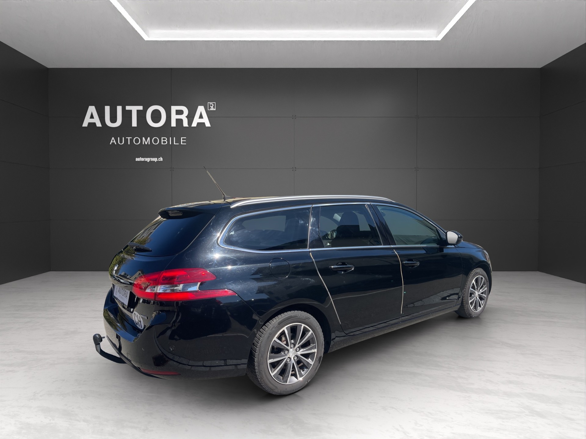 PEUGEOT 308 SW 1.6 BlueHDI Allure Automatic-image-5