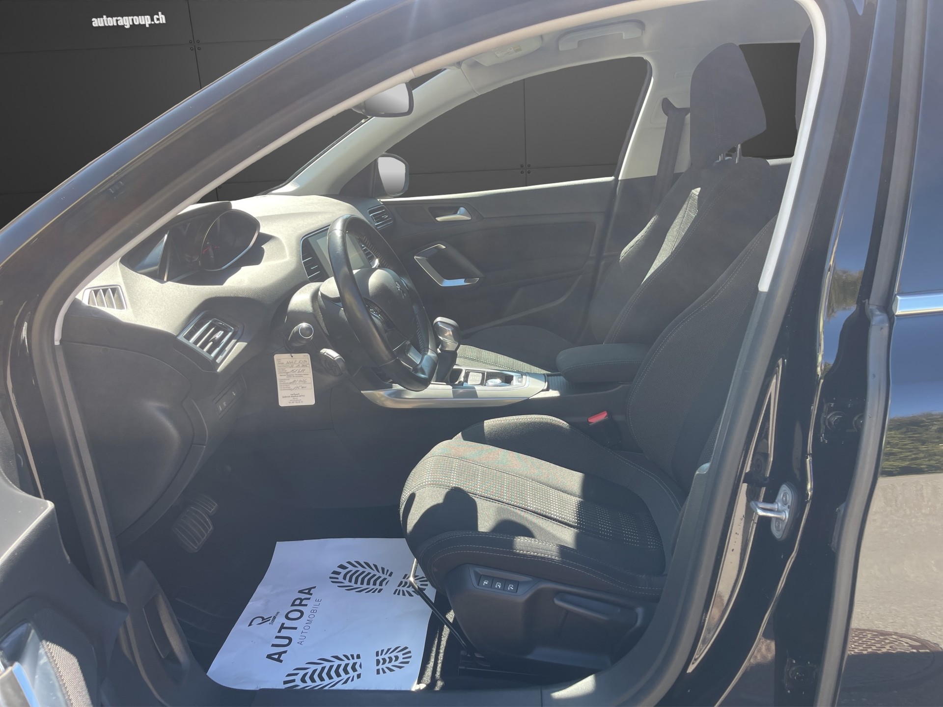 PEUGEOT 308 SW 1.6 BlueHDI Allure Automatic-image-8