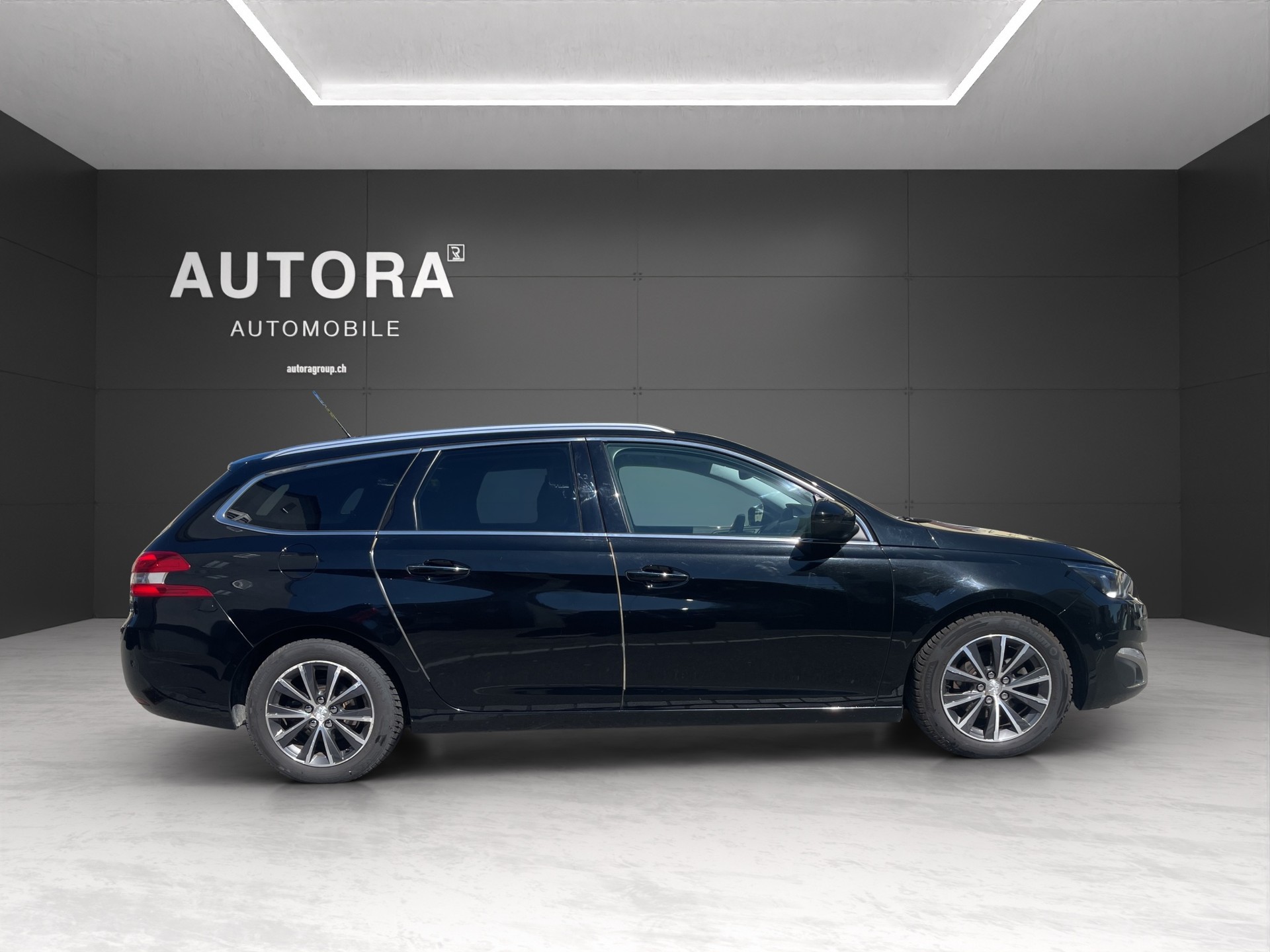 PEUGEOT 308 SW 1.6 BlueHDI Allure Automatic-image-6