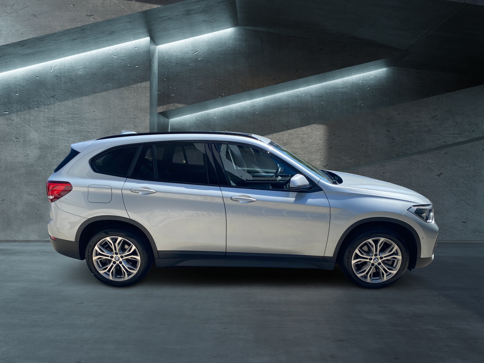 BMW X1 xDrive 20i Steptronic-image-9