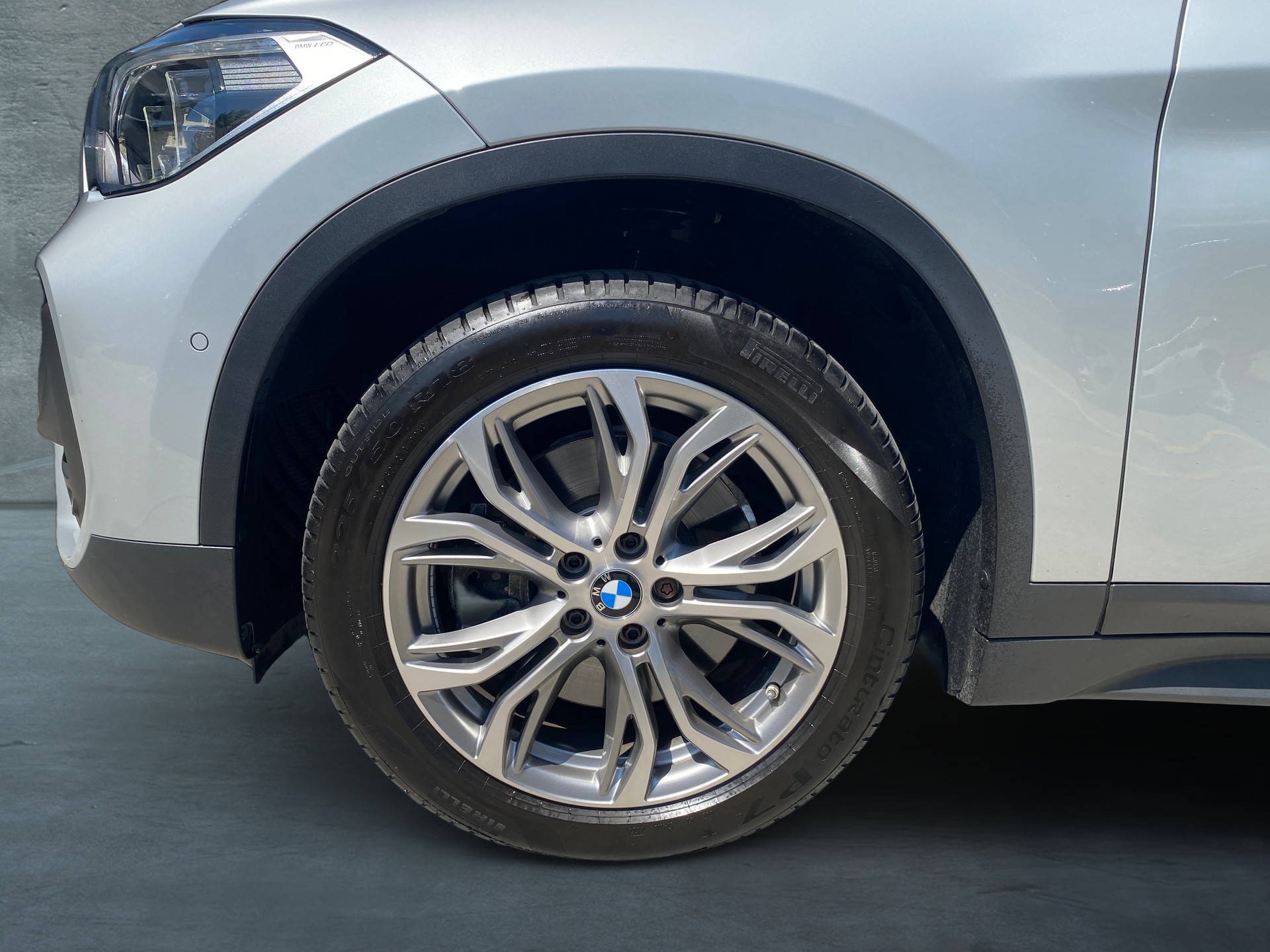 BMW X1 xDrive 20i Steptronic-image-13