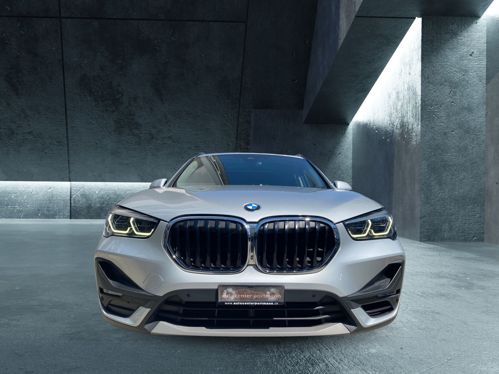 BMW X1 xDrive 20i Steptronic-image-7