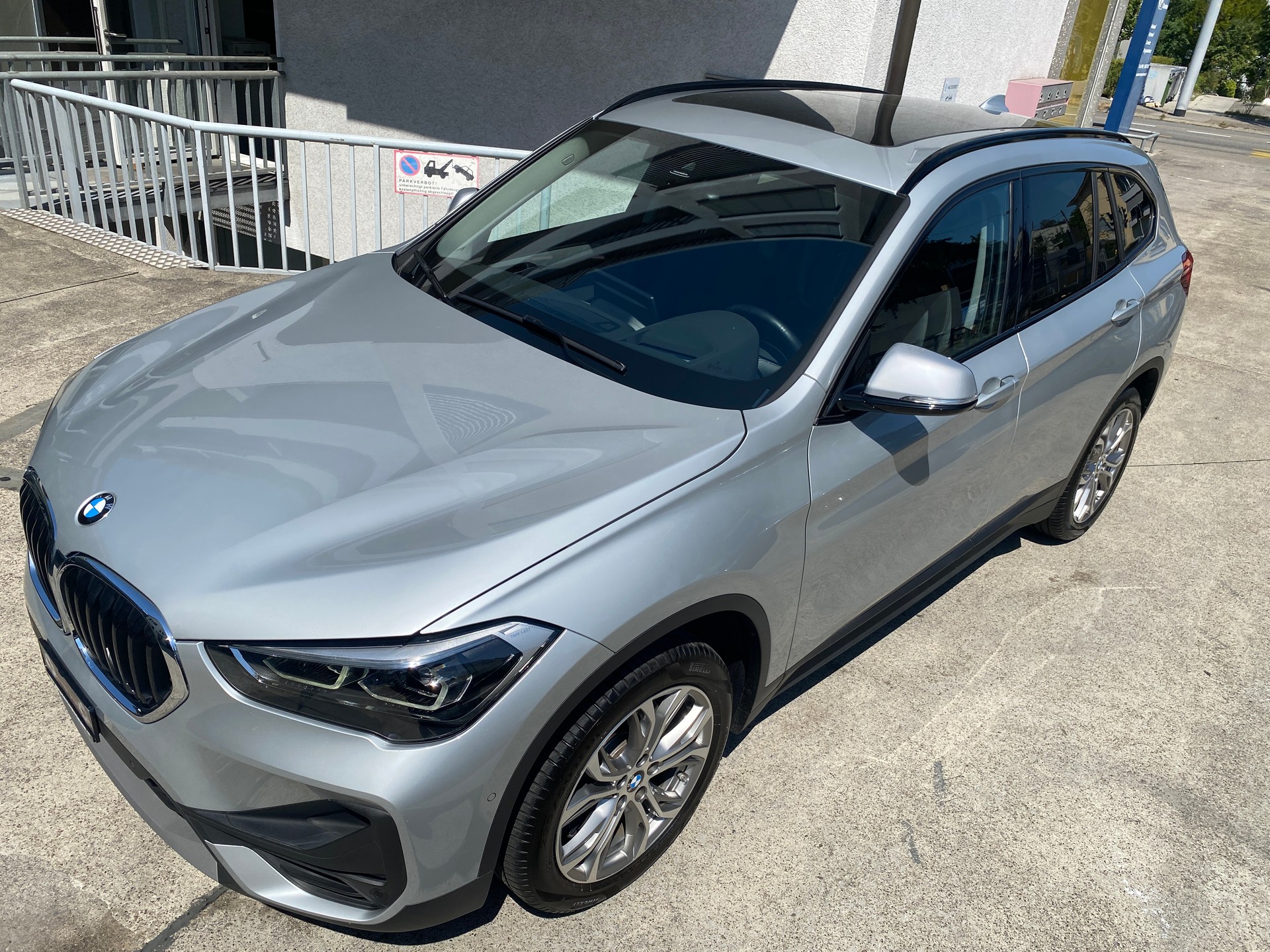 BMW X1 xDrive 20i Steptronic-image-4