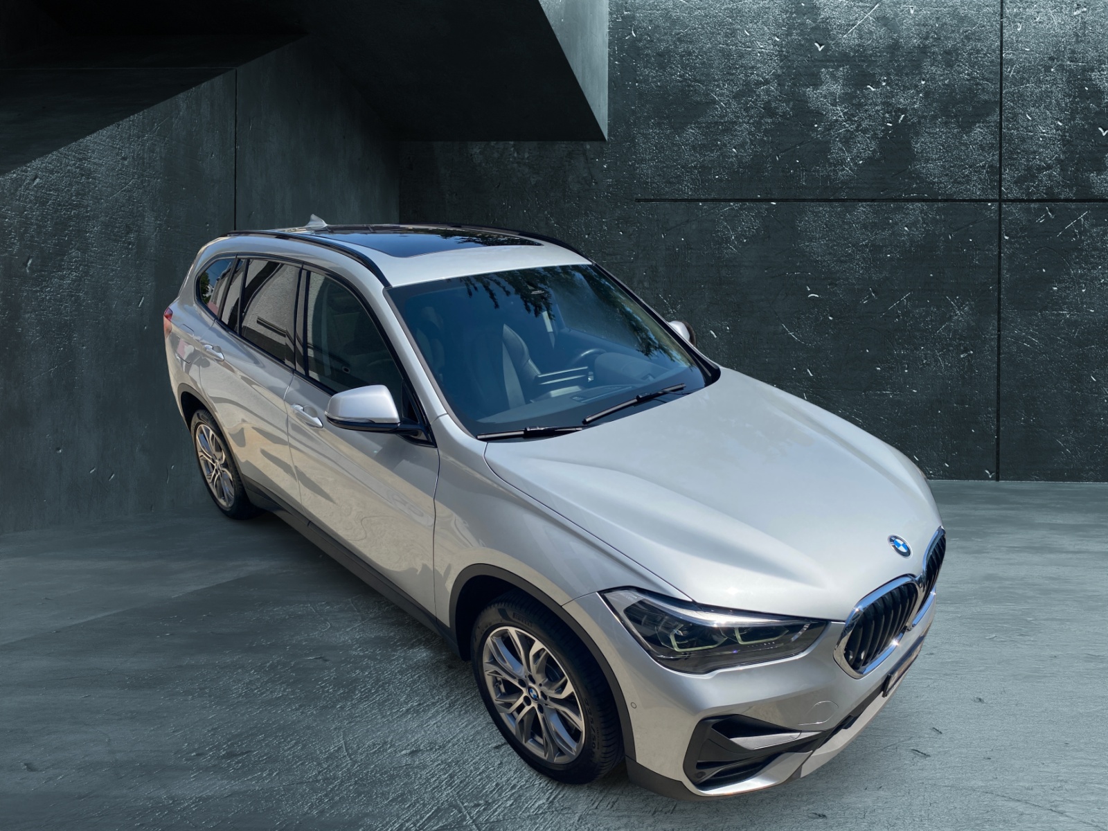 BMW X1 xDrive 20i Steptronic-image-5