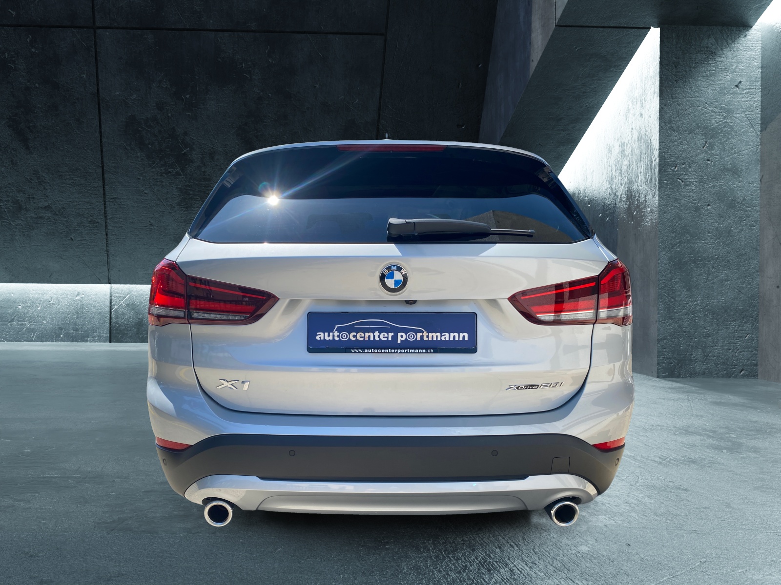 BMW X1 xDrive 20i Steptronic-image-12