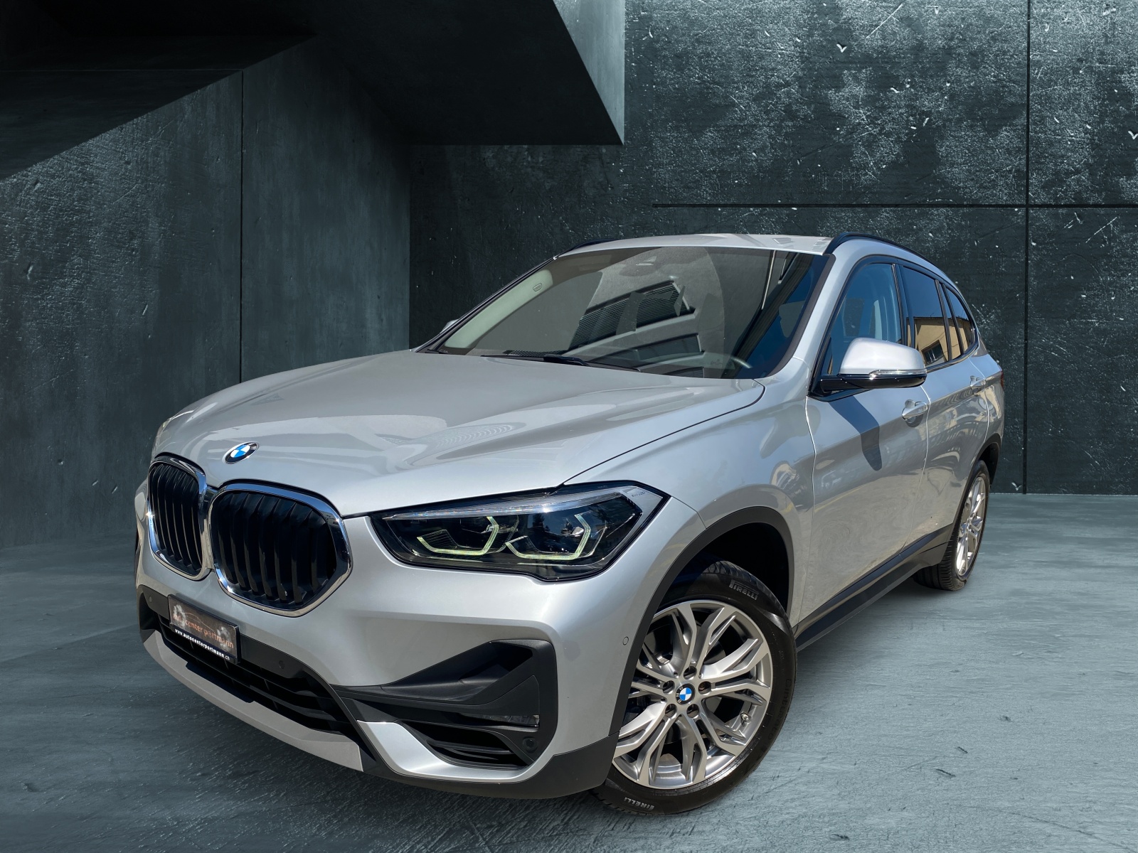 BMW X1 xDrive 20i Steptronic-image-0