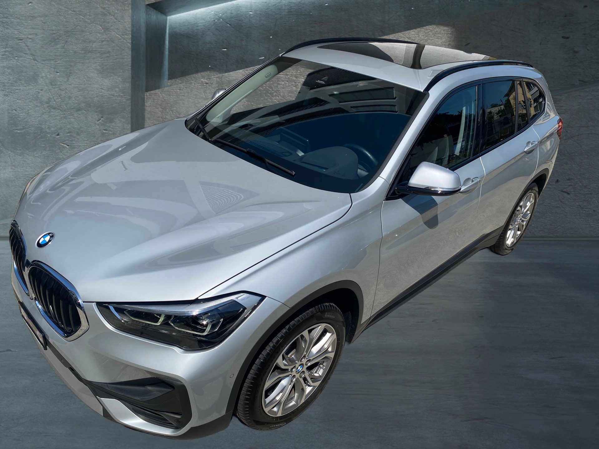 BMW X1 xDrive 20i Steptronic-image-4