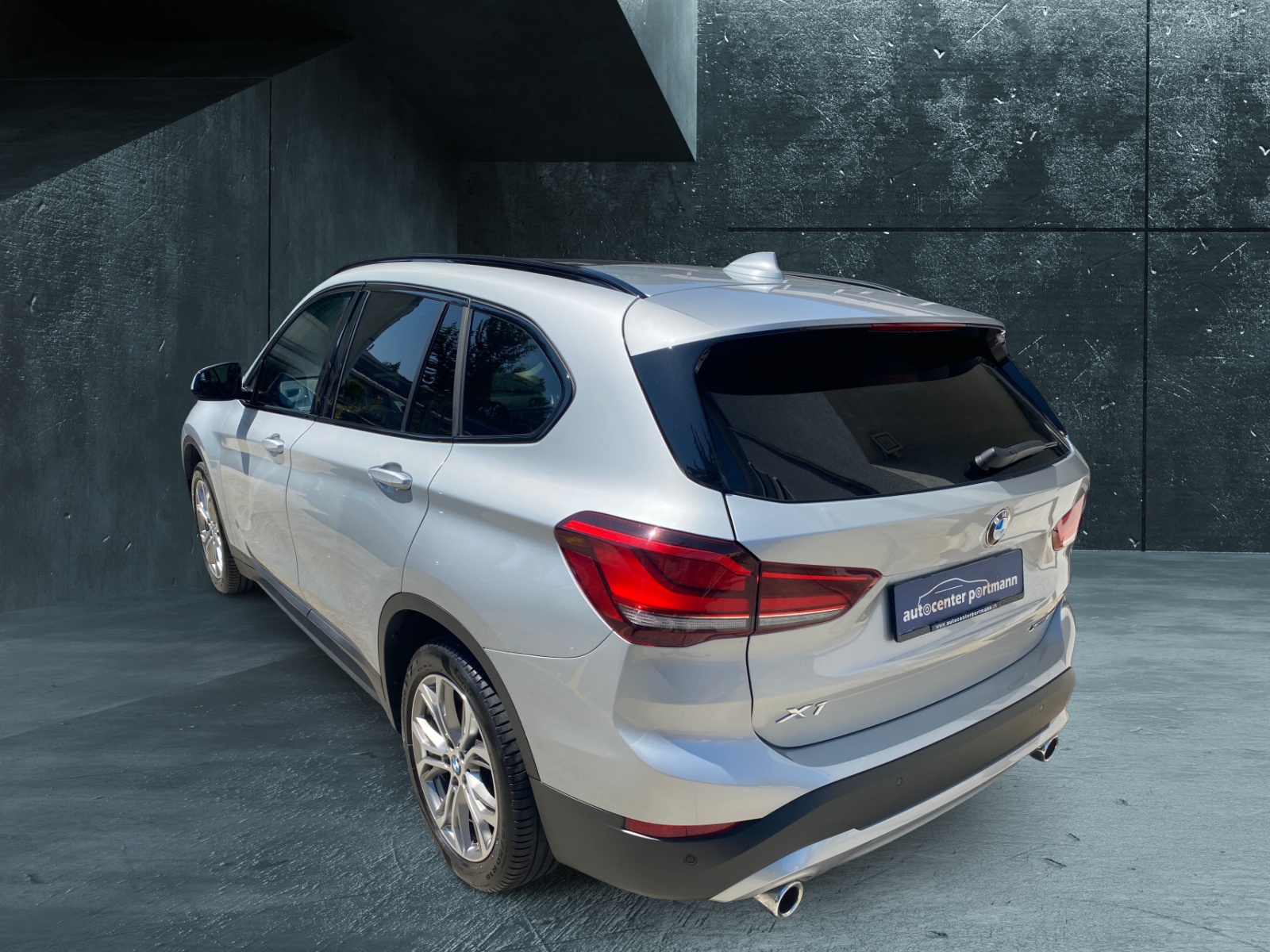 BMW X1 xDrive 20i Steptronic-image-11