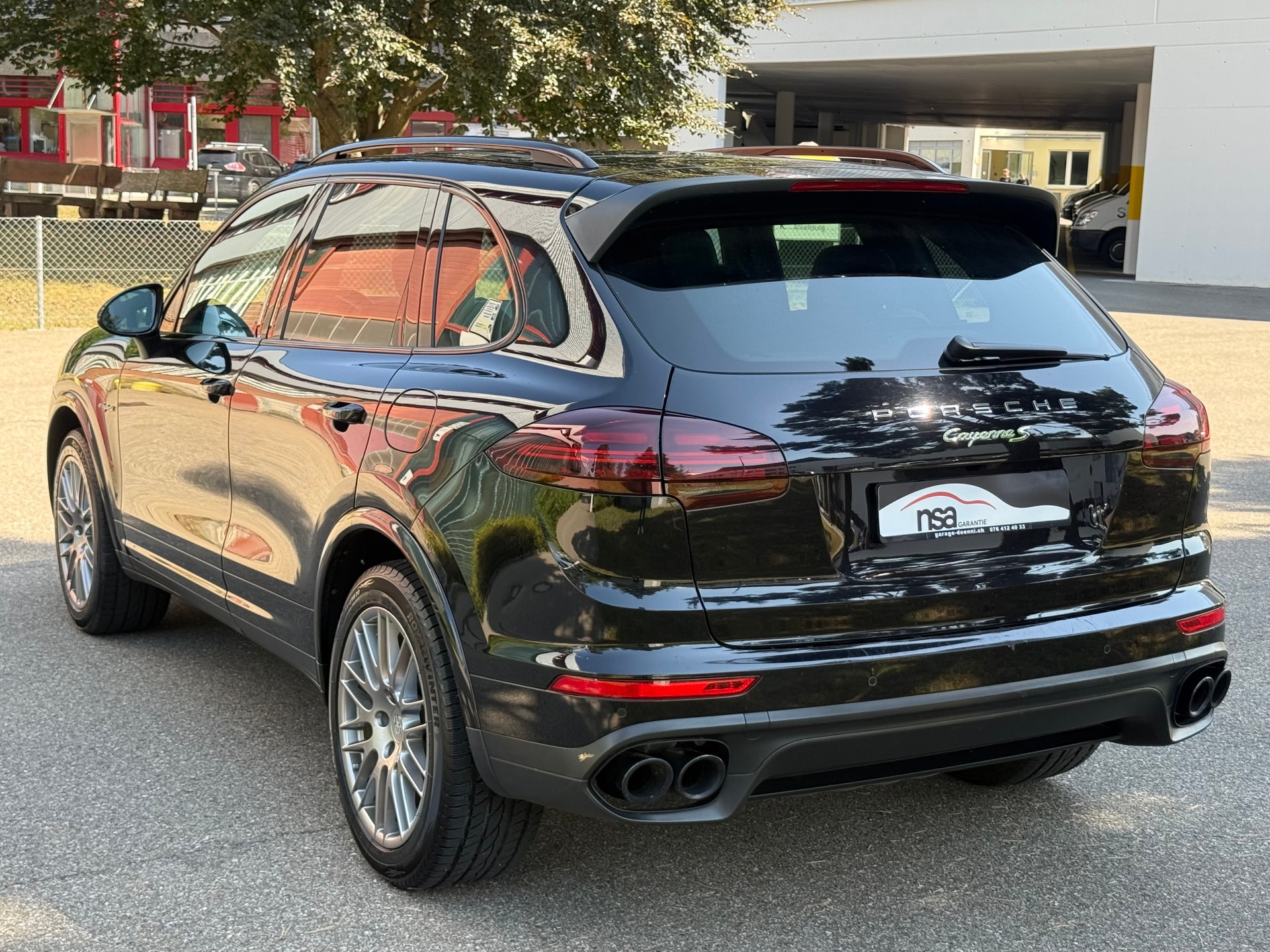 PORSCHE Cayenne S E-Hybrid-image-3
