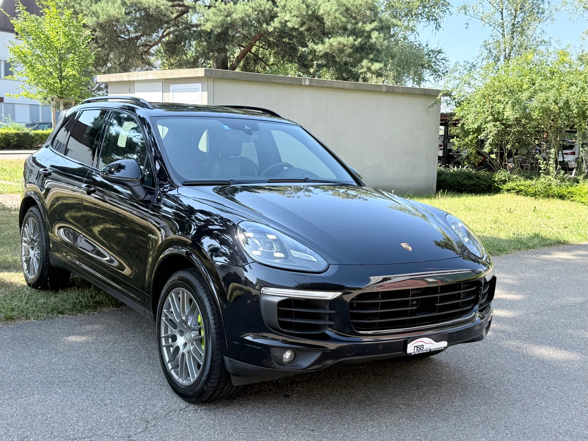 PORSCHE Cayenne S E-Hybrid-image-2