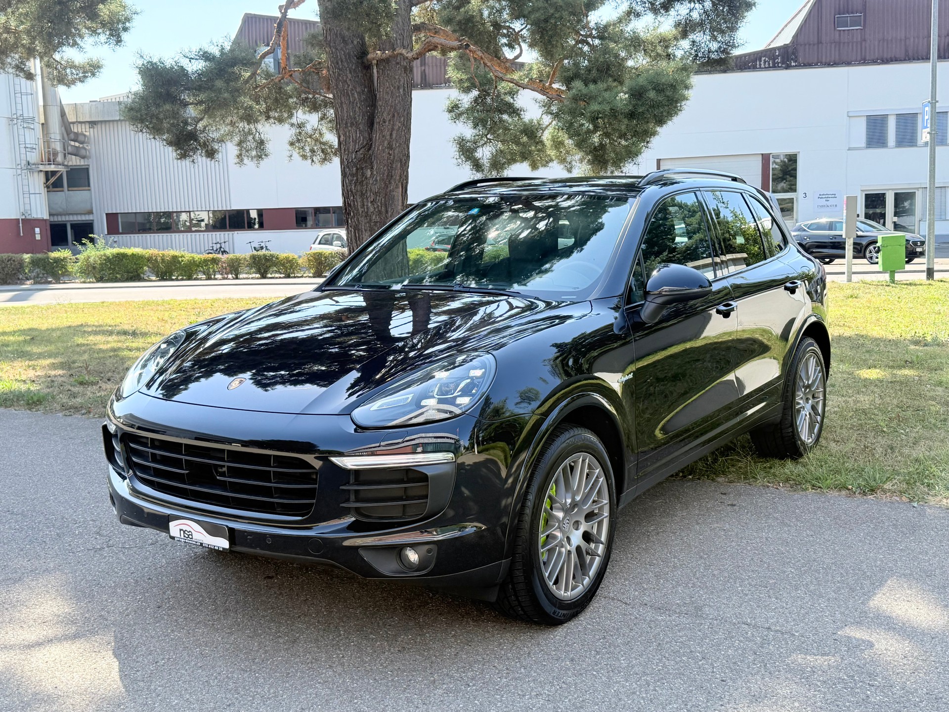 PORSCHE Cayenne S E-Hybrid-image-1