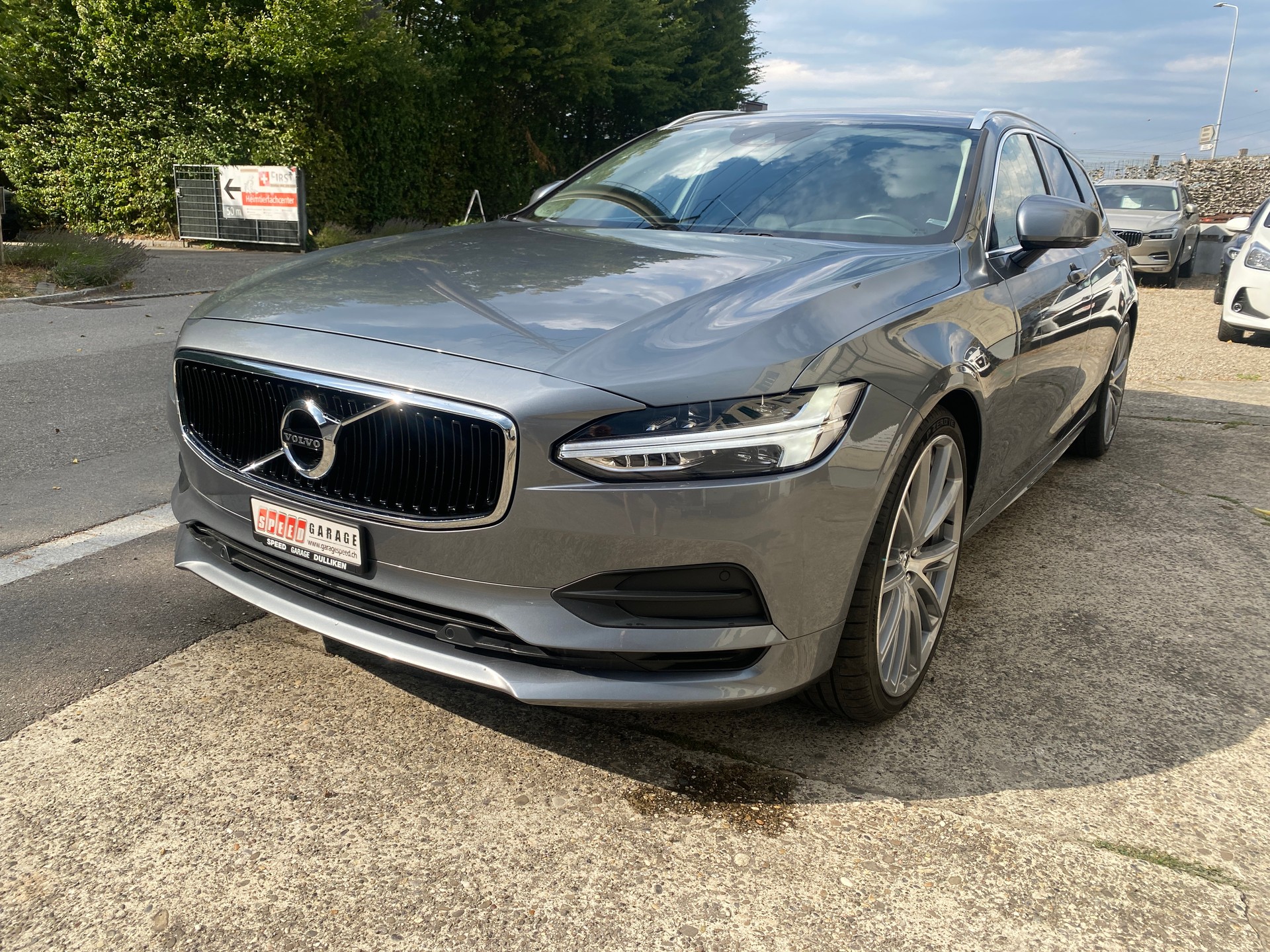 VOLVO V90 D5 AWD Momentum Geartronic Powerpulse-image-4