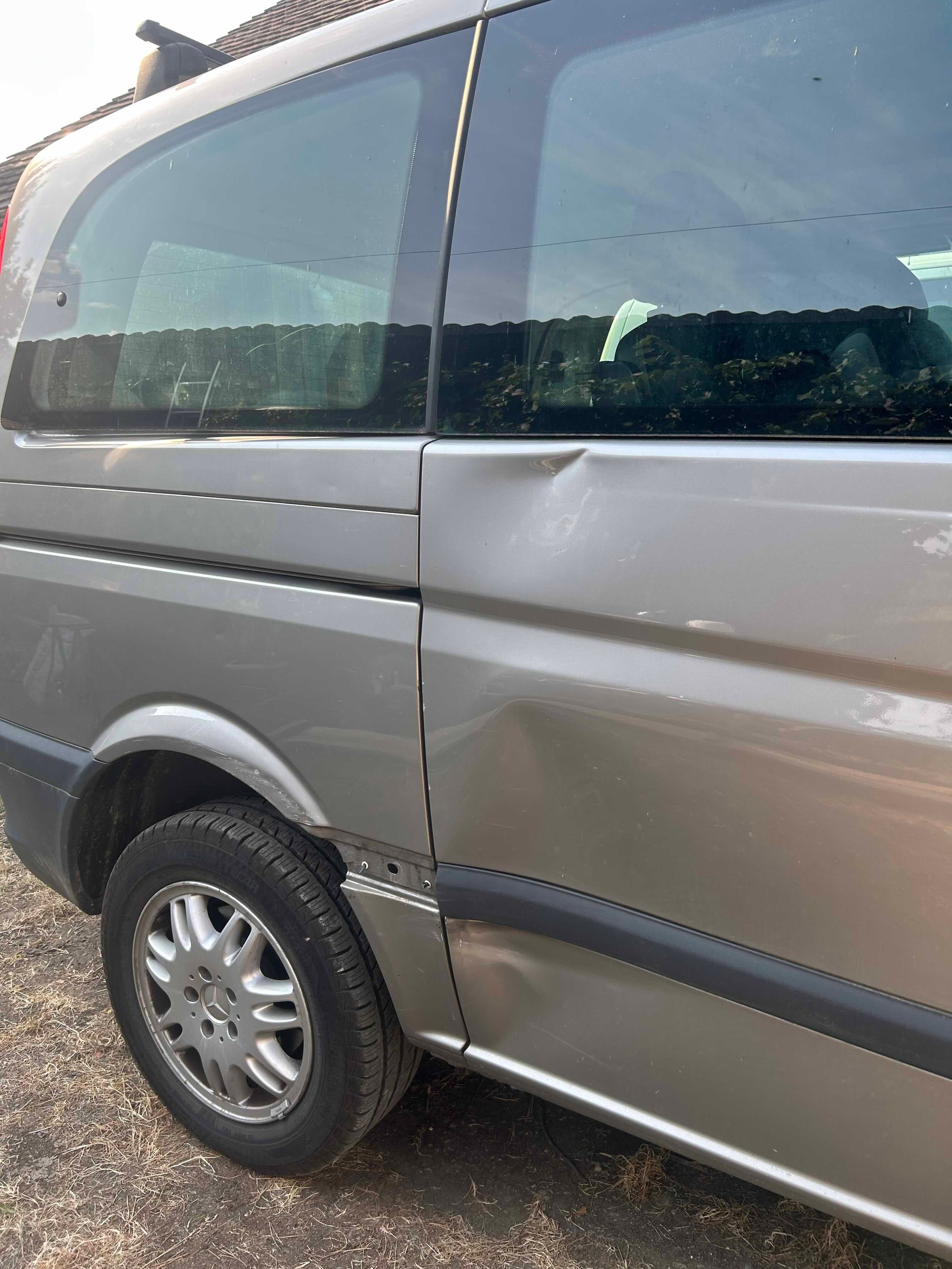 MERCEDES-BENZ 111 CDI-image-2