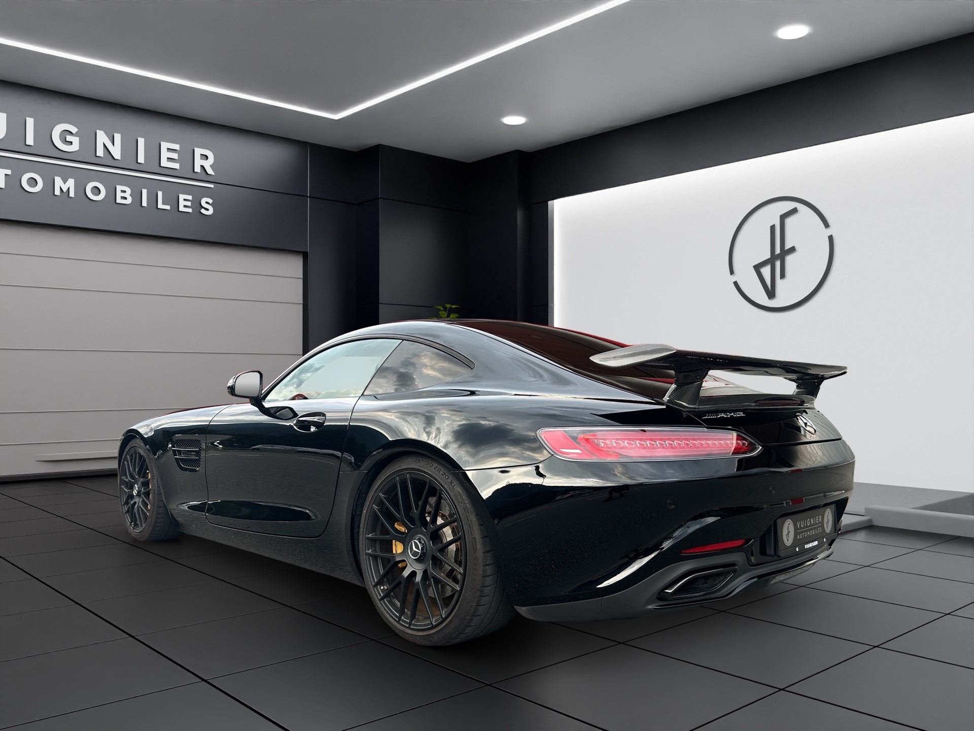 MERCEDES-BENZ AMG GT S Speedshift DCT-image-2