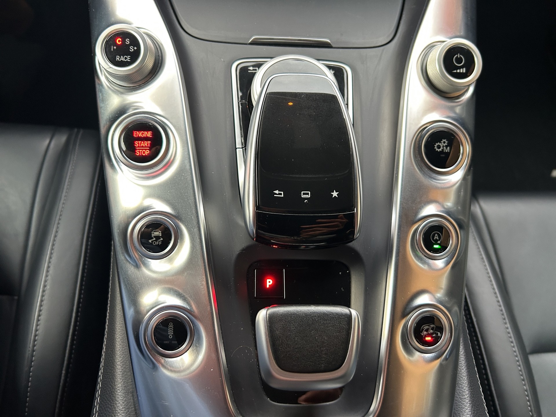 MERCEDES-BENZ AMG GT S Speedshift DCT-image-9