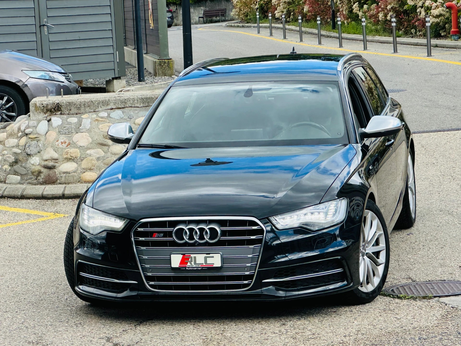 AUDI S6 Avant 4.0 TFSI V8 quattro S-tronic-image-2